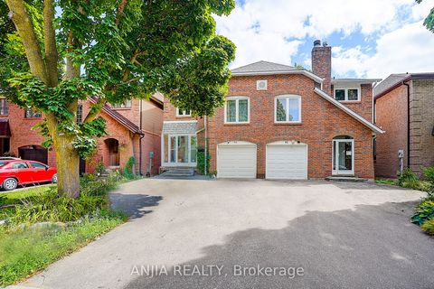 40 Foxglove Court Markham ON L3R 3Y3