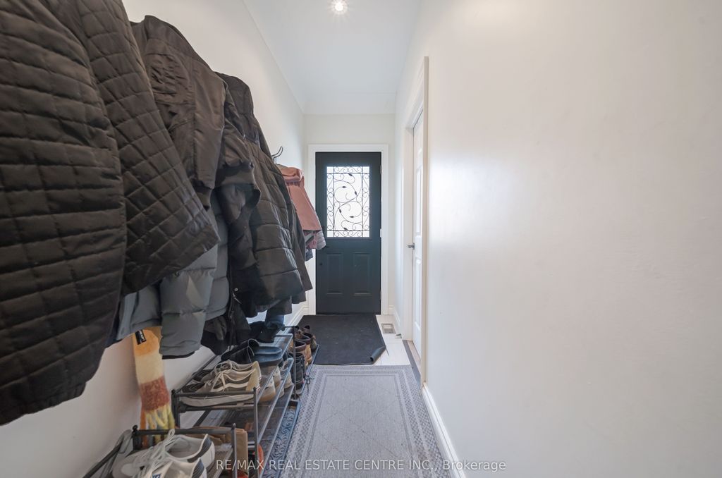 Photo of 49 Hillview Street, Hamilton, ON L8S 2Z3 (MLS # X12657216)