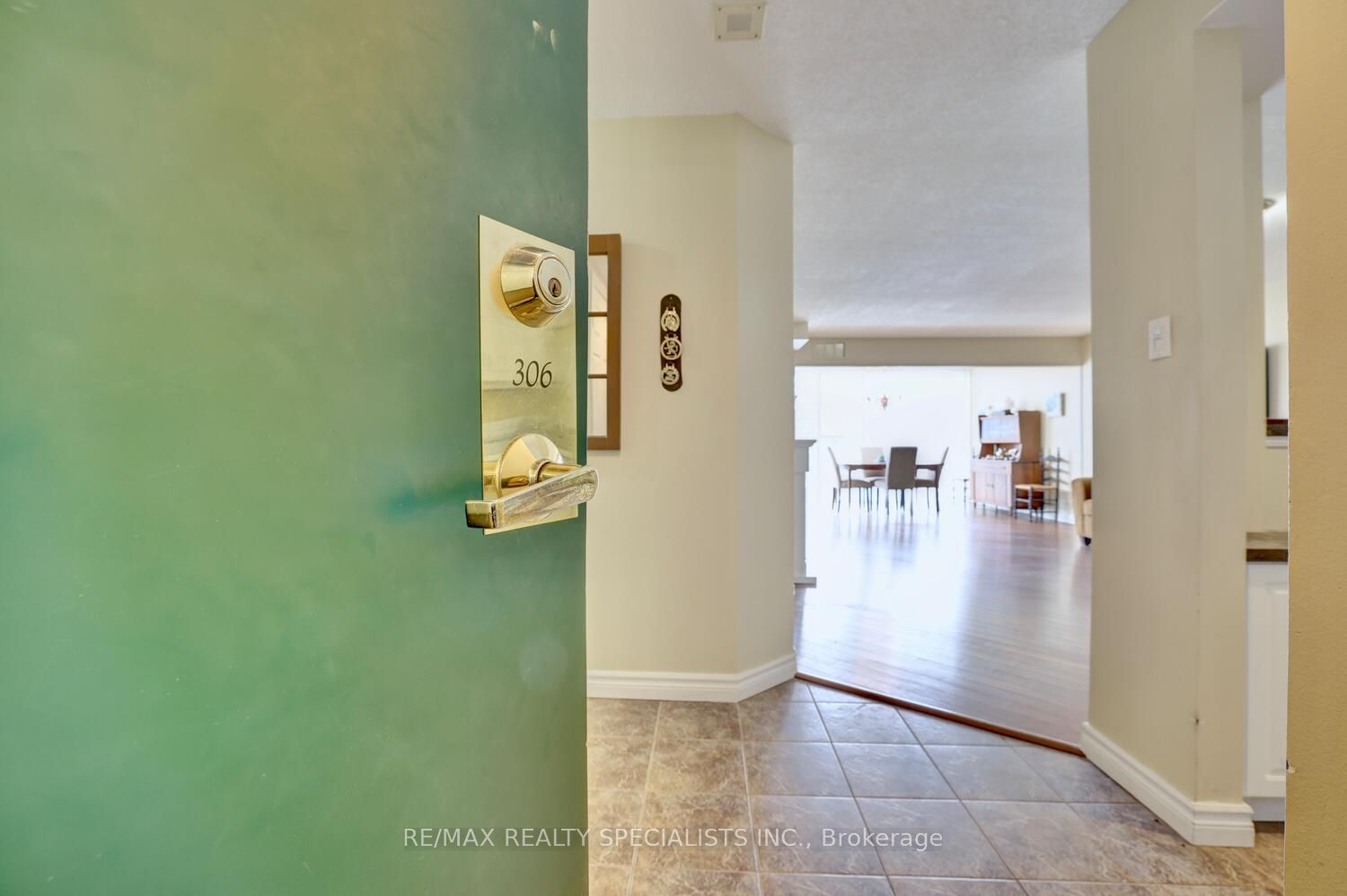 2091 Hurontario Street 306