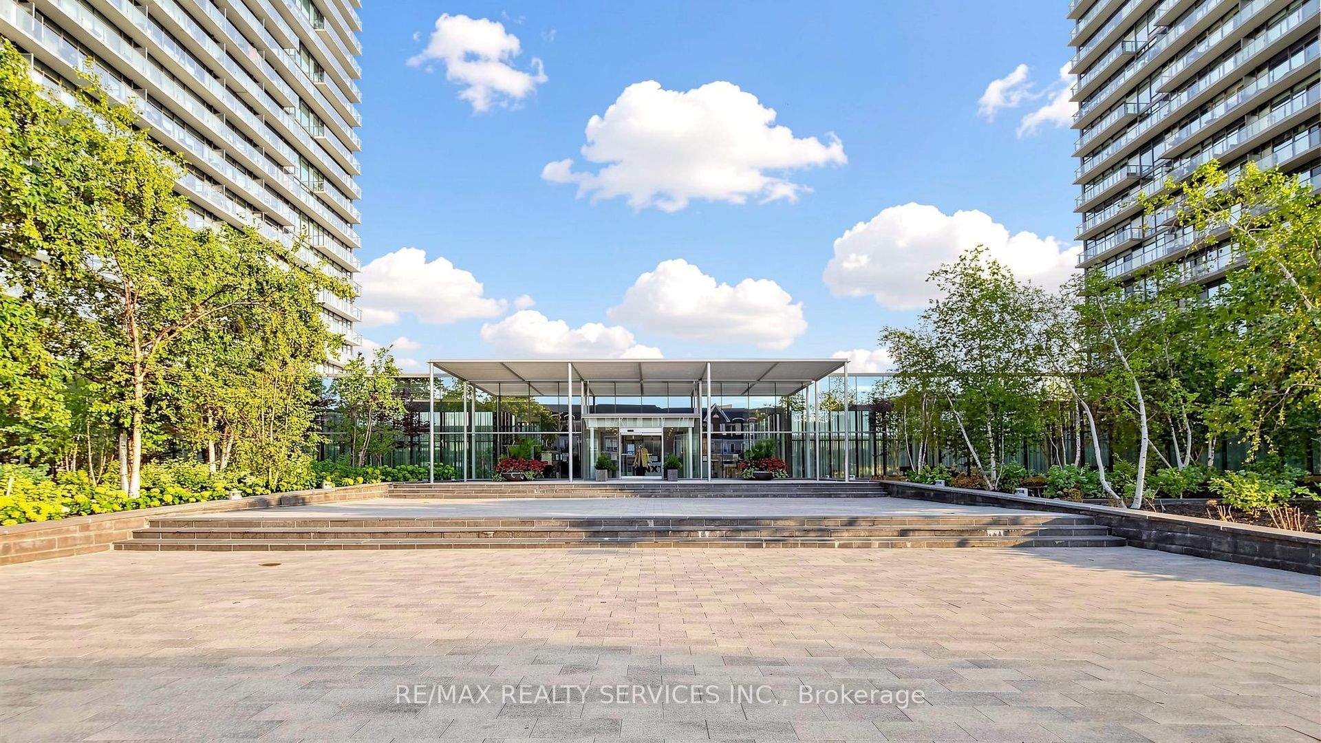 105 The Queensway Avenue 511