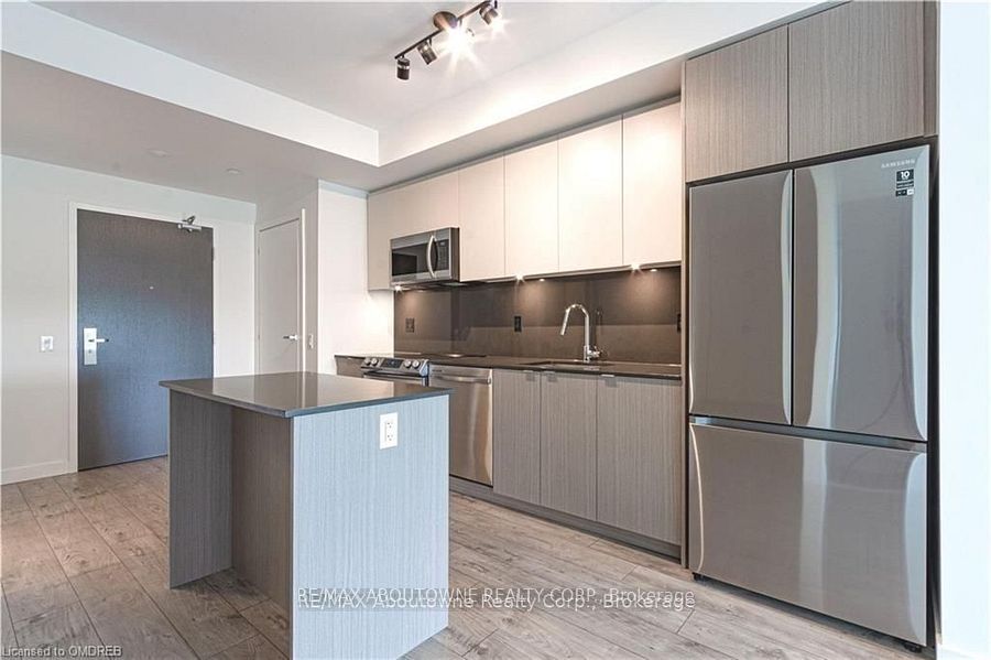 133 Bronte Road B0822