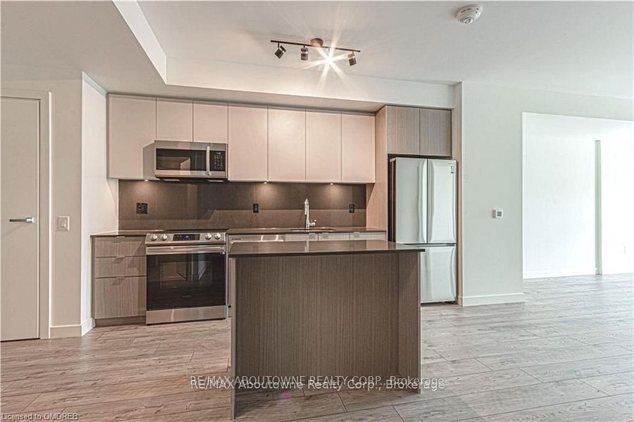 133 Bronte Road B0822