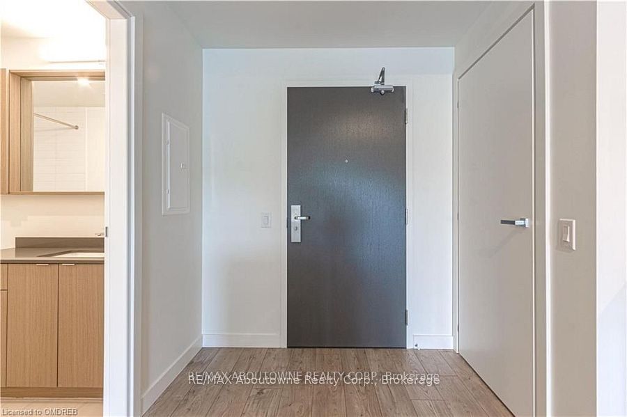 133 Bronte Road B0822