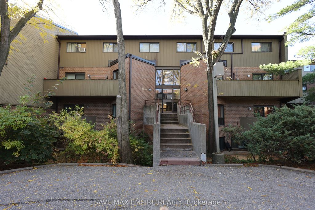 Photo of 2035 South Millway N/A #27, Mississauga, ON L5L 1R8 (MLS # W12485888)