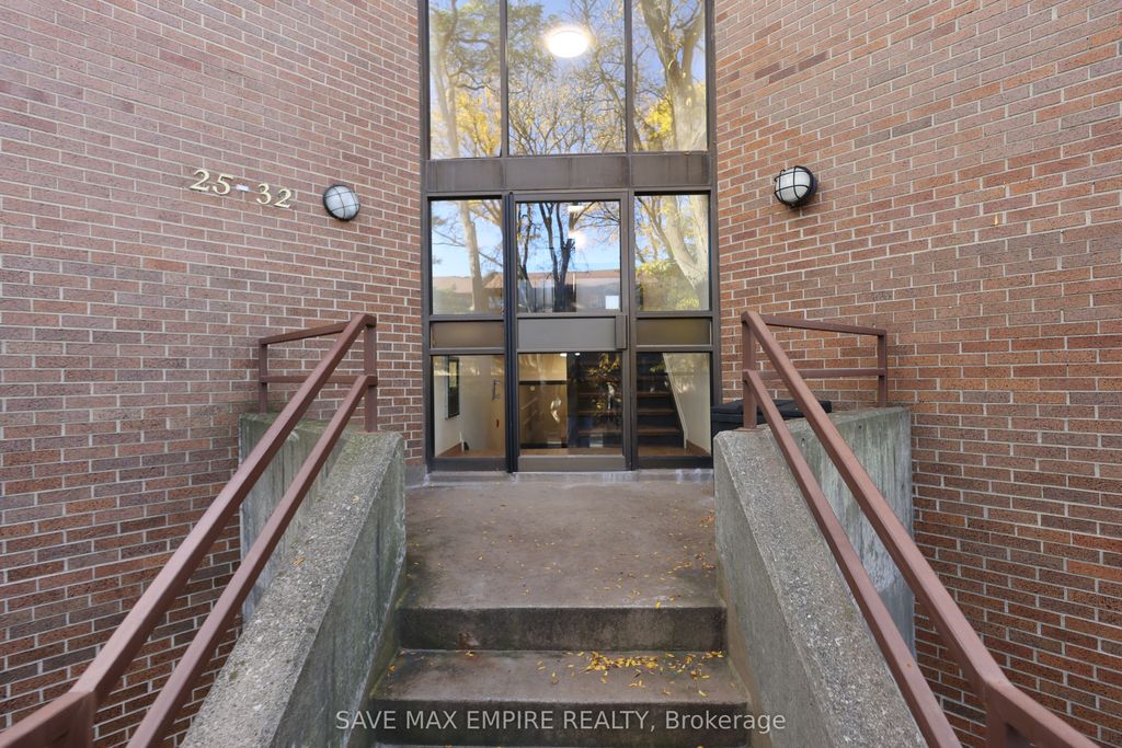 Photo of 2035 South Millway N/A #27, Mississauga, ON L5L 1R8 (MLS # W12485888)