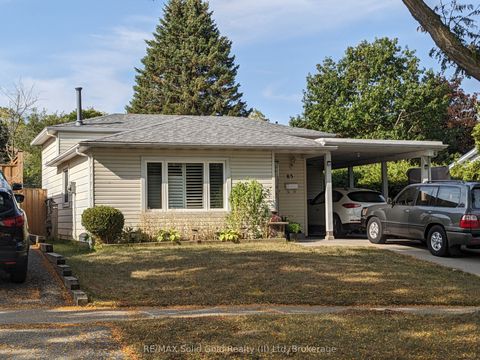 Photo of 85 Christopher Drive, Waterloo, ON N2J 4J6 (MLS # X12435048)