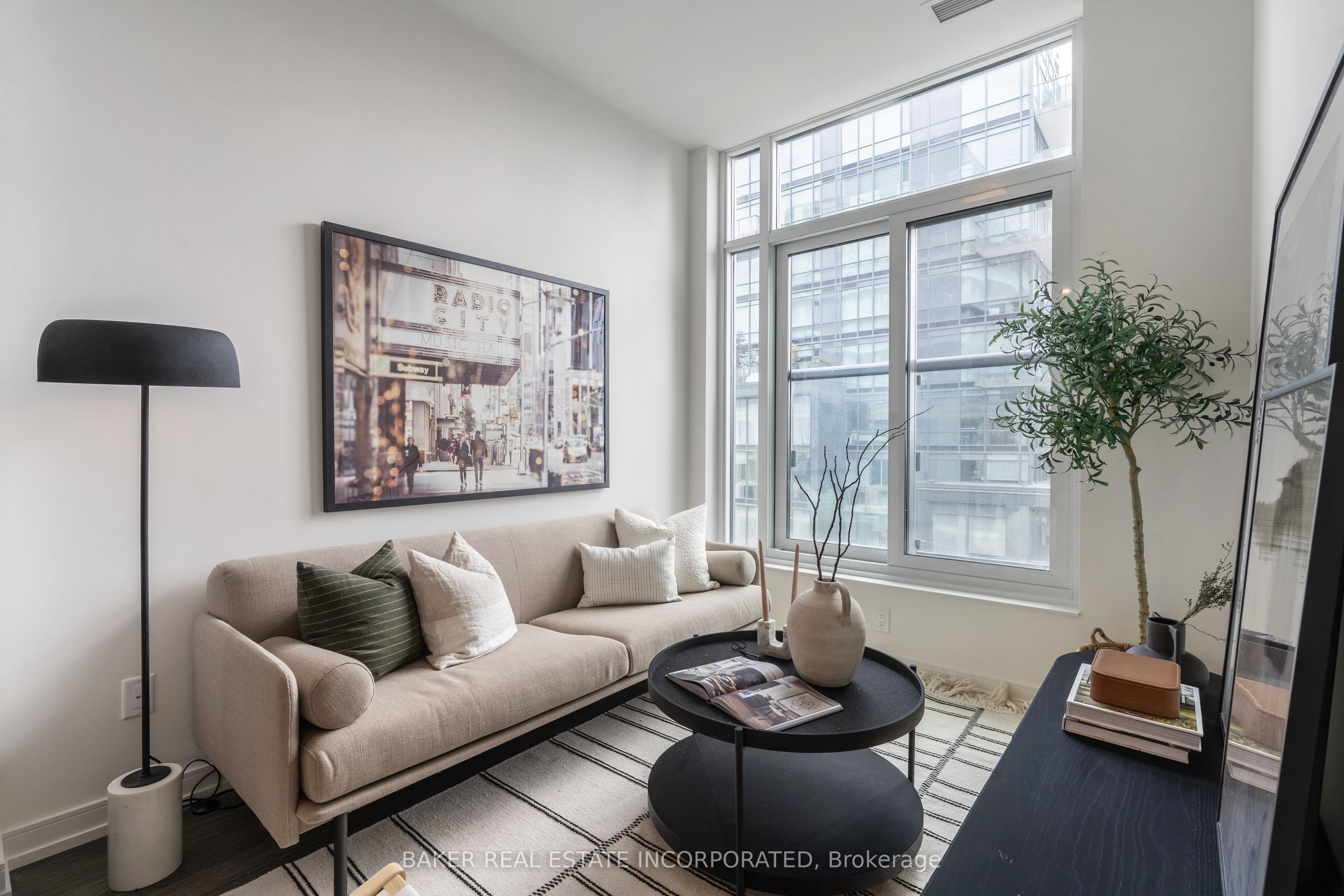 425 Front Street E 611