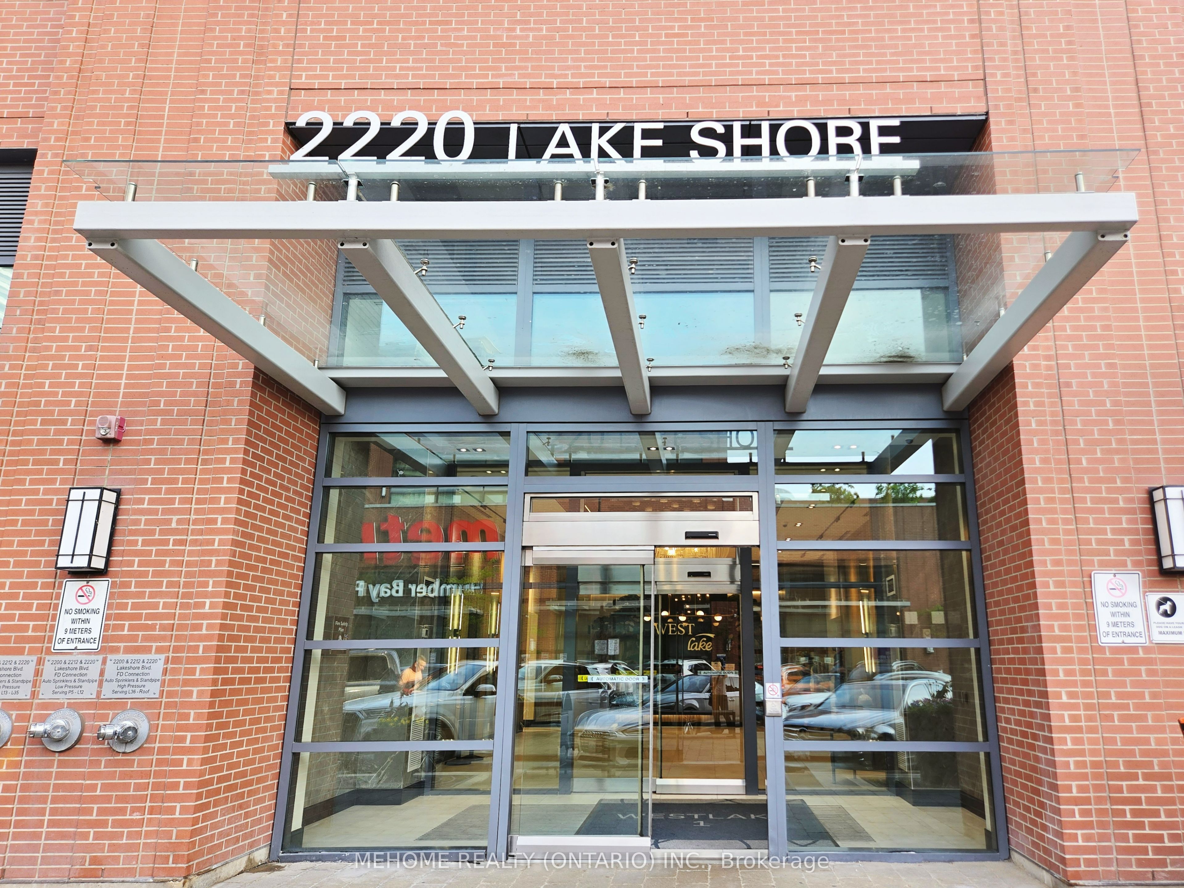 2220 Lakeshore Boulevard W Uph08