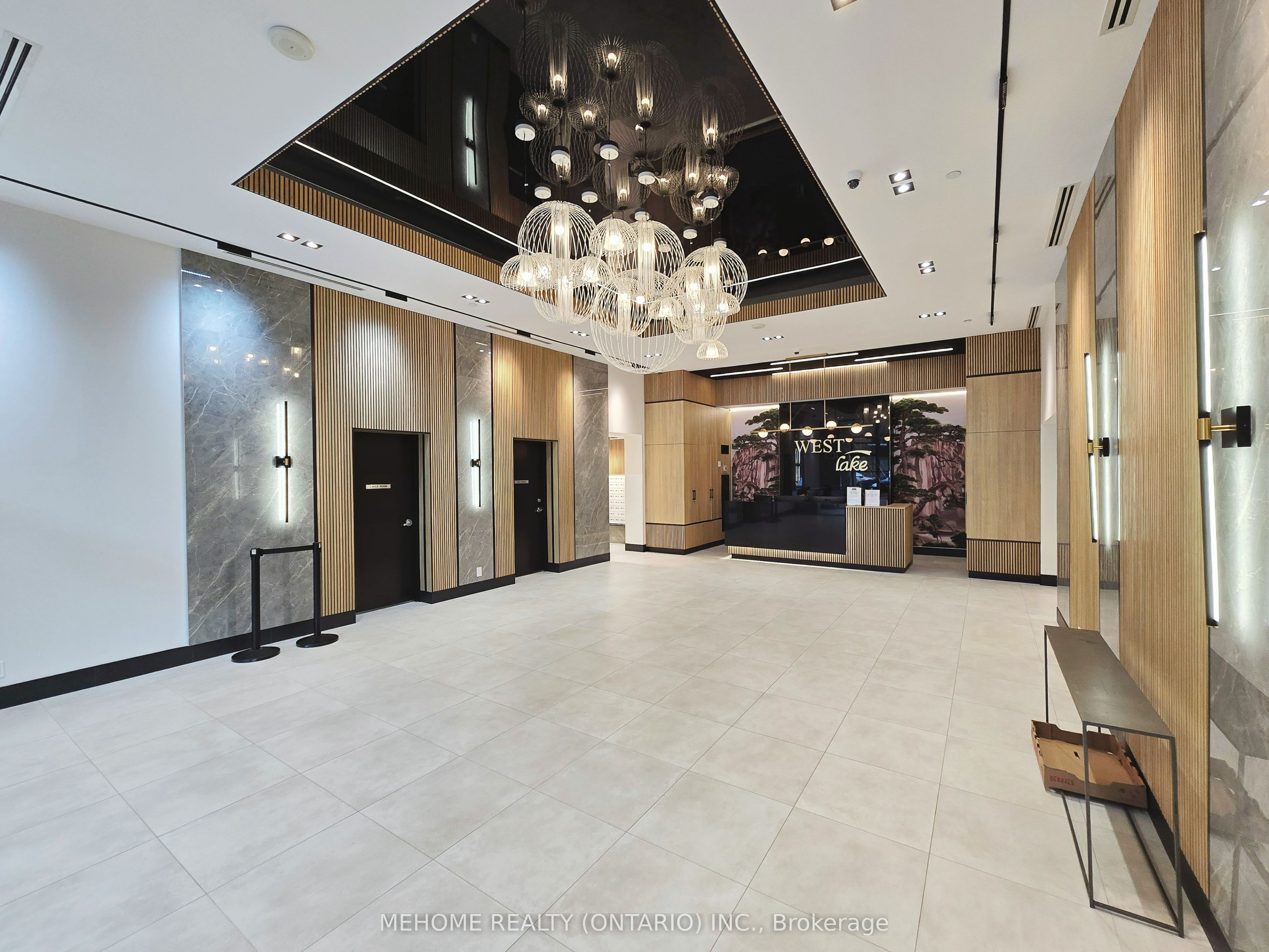 2220 Lakeshore Boulevard W Uph08