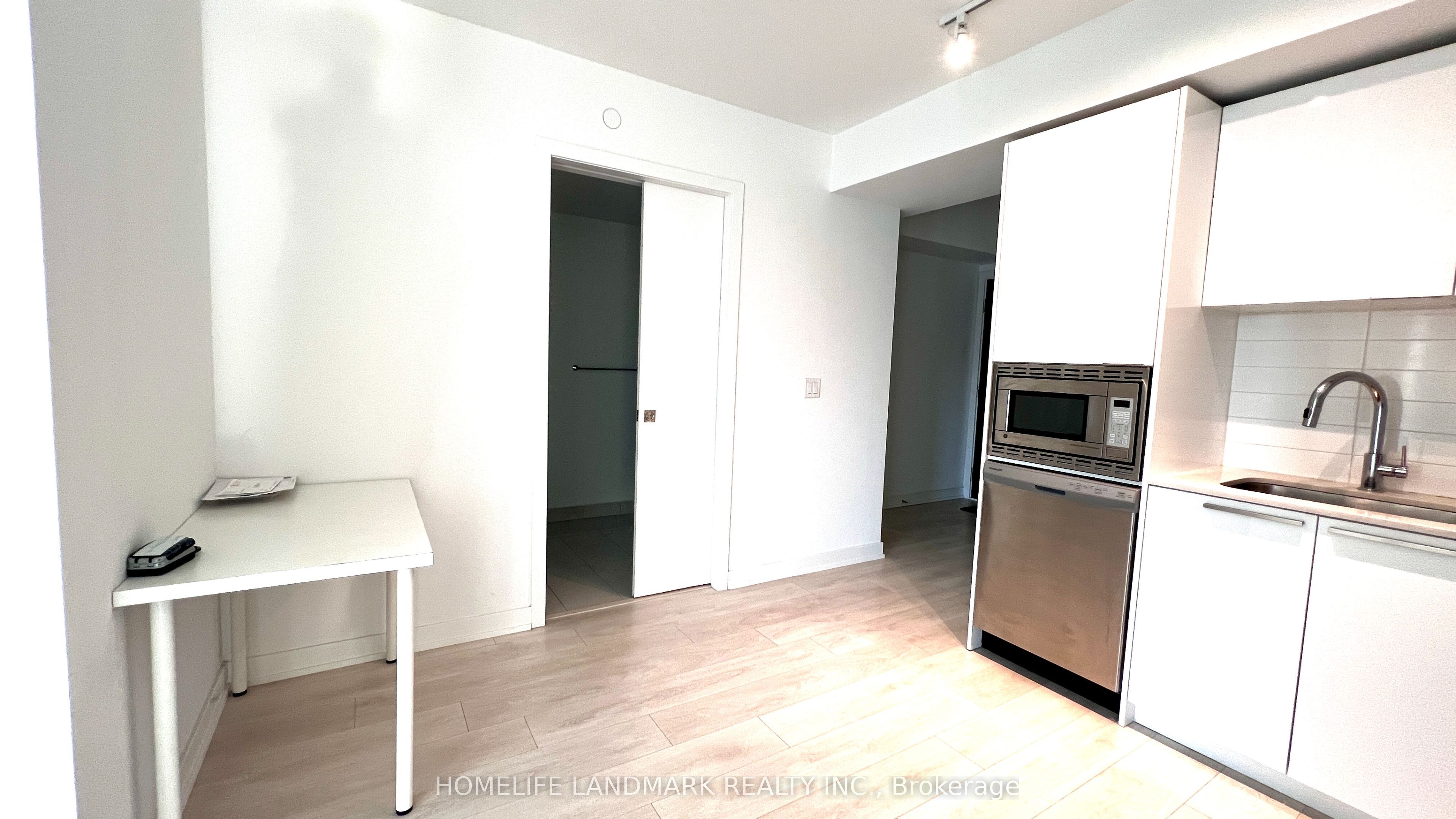 501 Yonge Street 2009