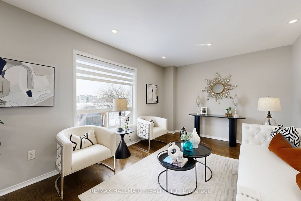 Photo of 129 Knapton Drive, Newmarket, ON L3X 3B4 (MLS # N12795068)