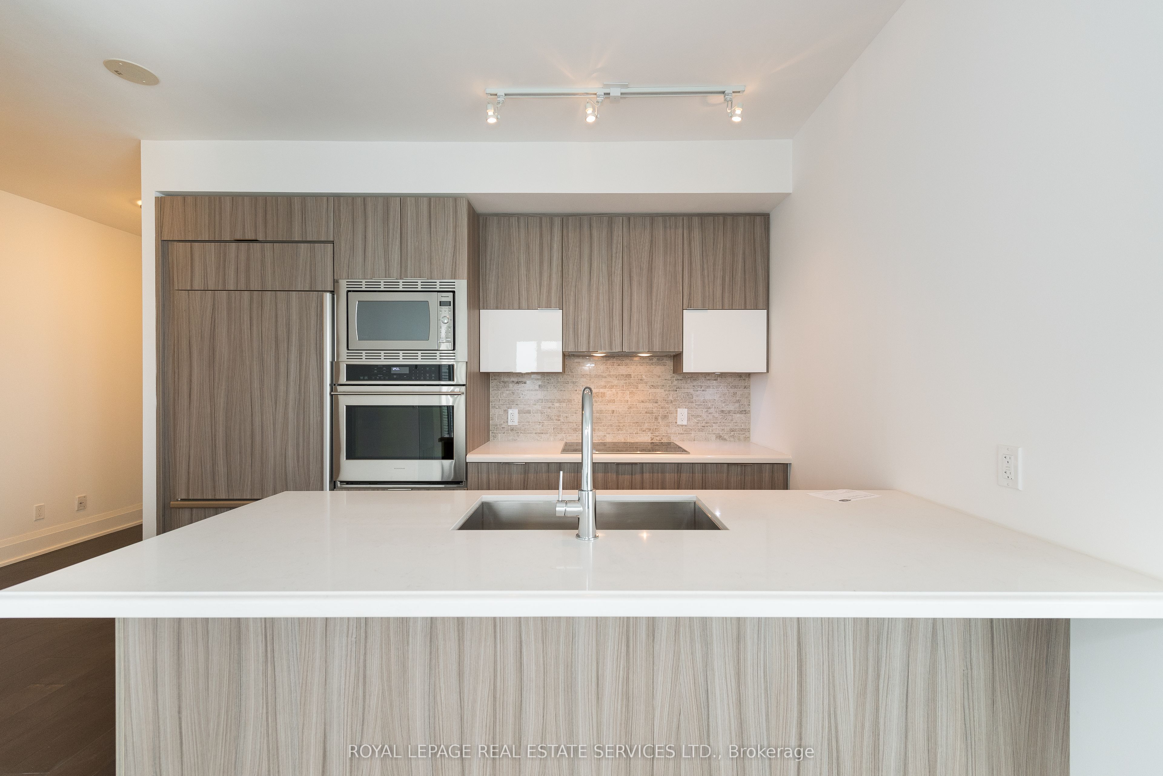 56 ANNIE CRAIG Drive 3903