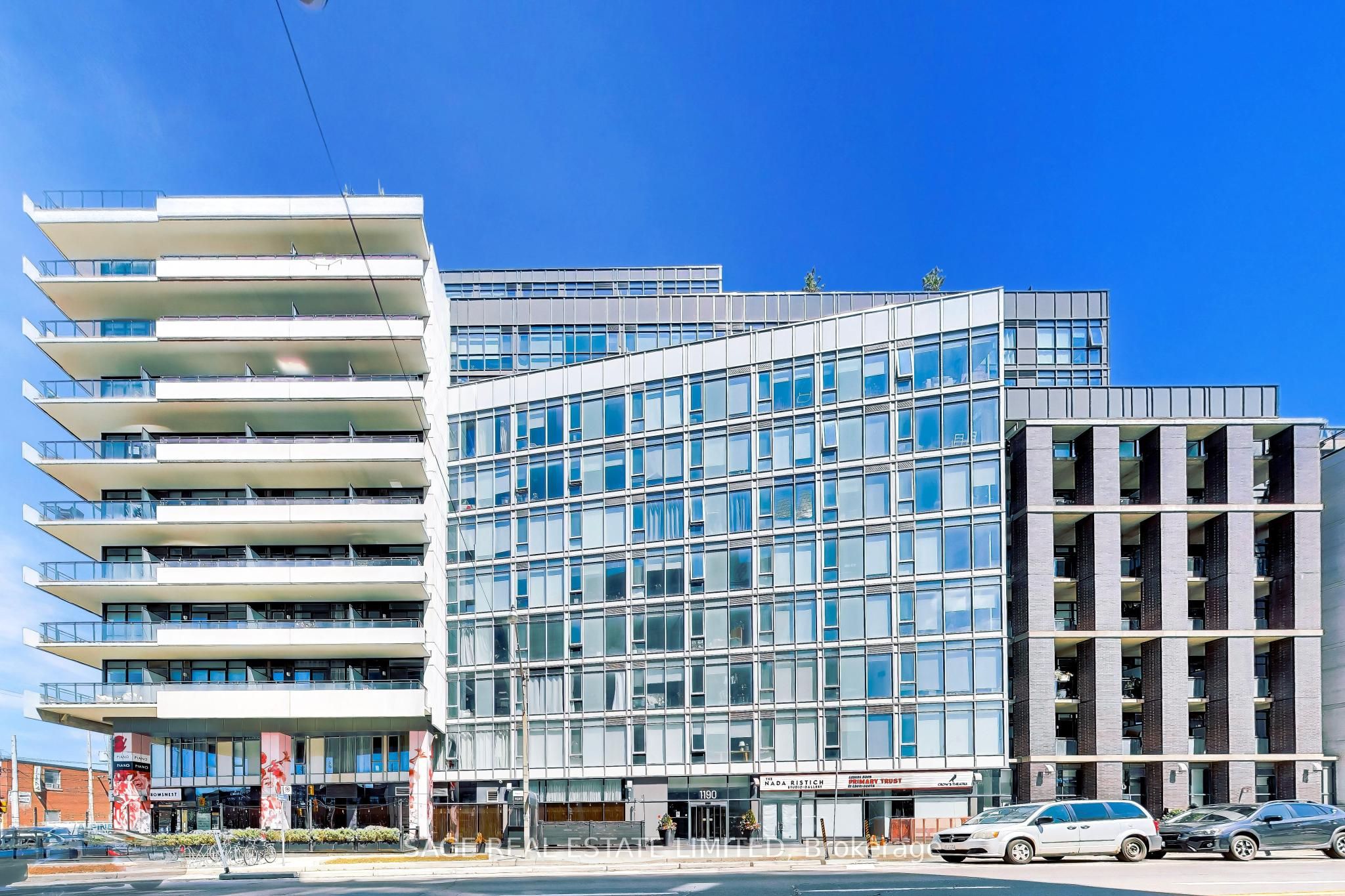 1190 Dundas Street E 726