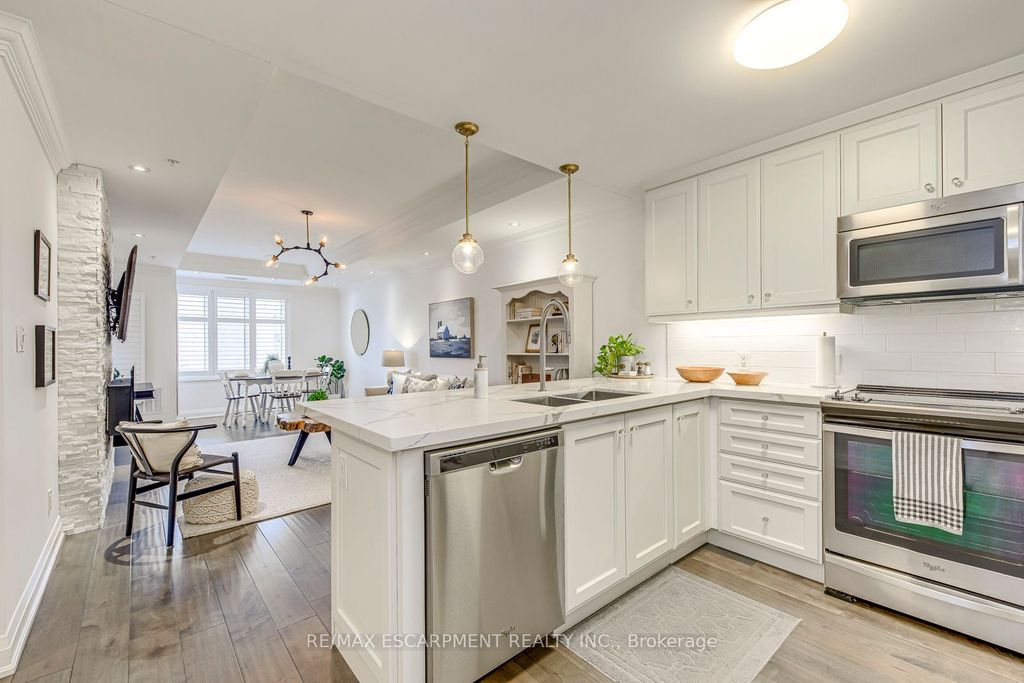 Photo of 70 Stewart Street #401, Oakville, ON L6K 1X5 (MLS # W12457973)