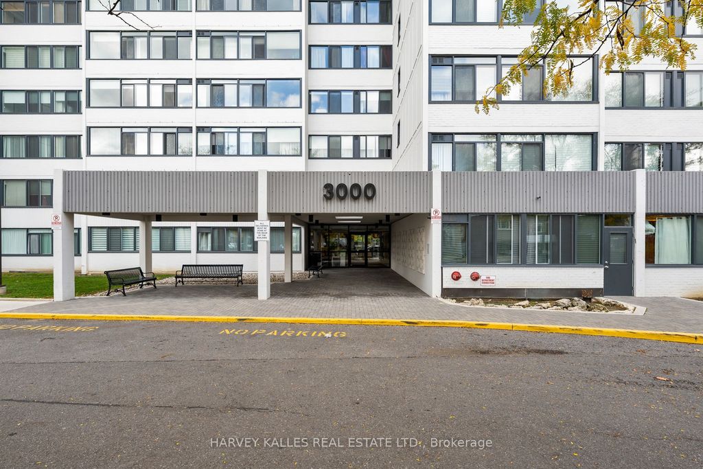 Photo of 3000 Bathurst Street #1111, Toronto, ON M6B 3B4 (MLS # C12483587)