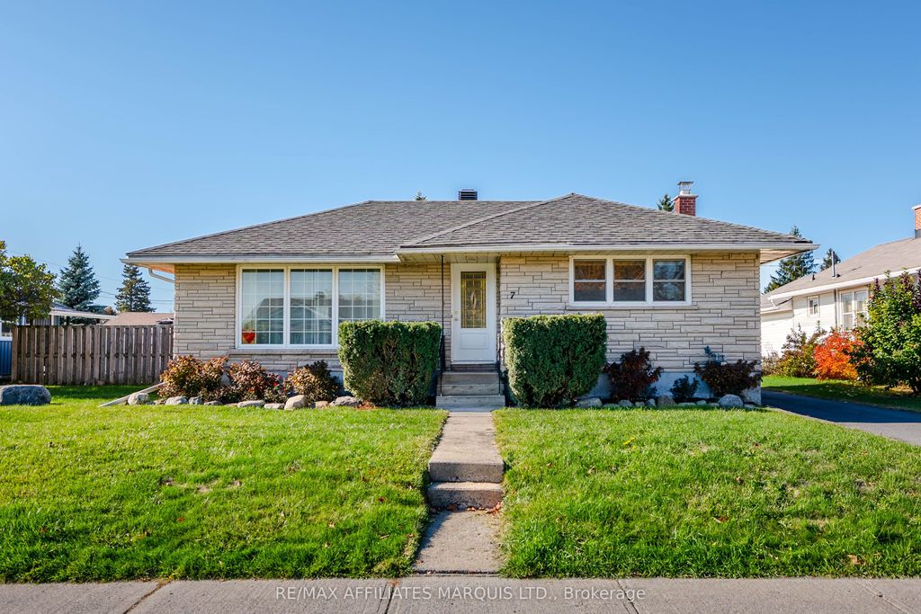 Photo of 7 Farran Drive, South Stormont, ON K0C 1M0 (MLS # X12984638)