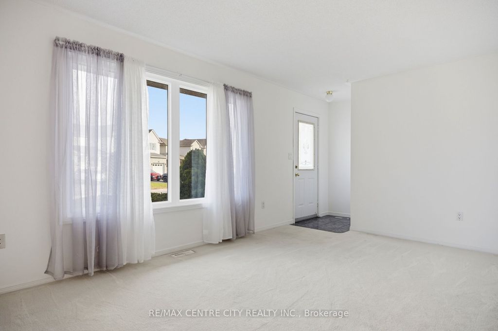 Photo of 14 Juno Drive, St. Thomas, ON N5R 6C3 (MLS # X12909568)