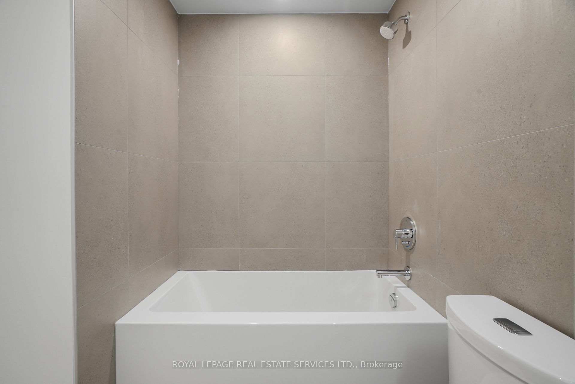 Toronto, ON M6P 1Y2, Canada, 1 Bedroom Bedrooms, ,1 BathroomBathrooms,Residential,Active,142305