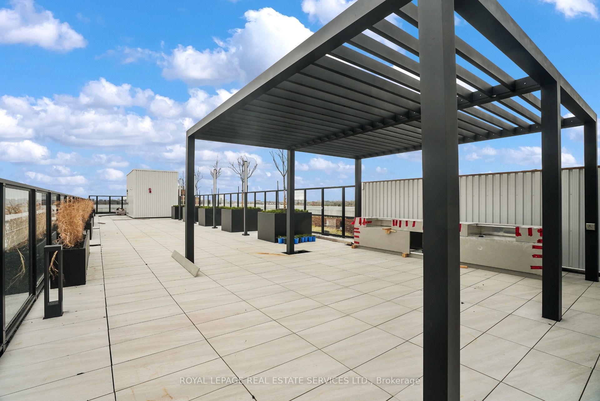 Toronto, ON M6P 1Y2, Canada, 1 Bedroom Bedrooms, ,1 BathroomBathrooms,Residential,Active,142305