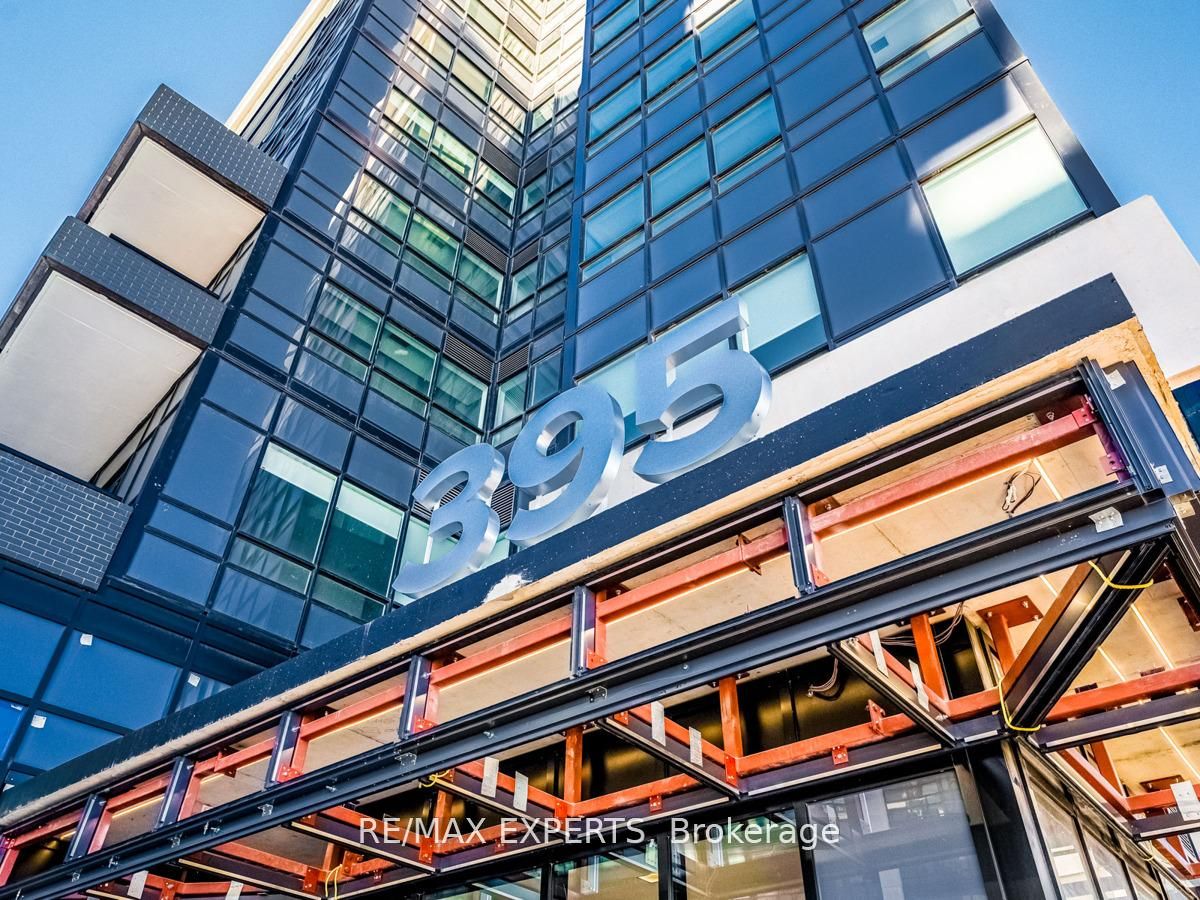 395 Dundas Street W 433