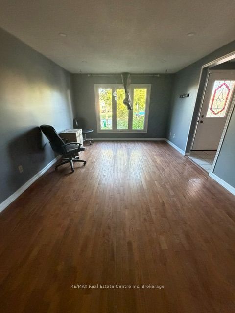 22 Calais Place E