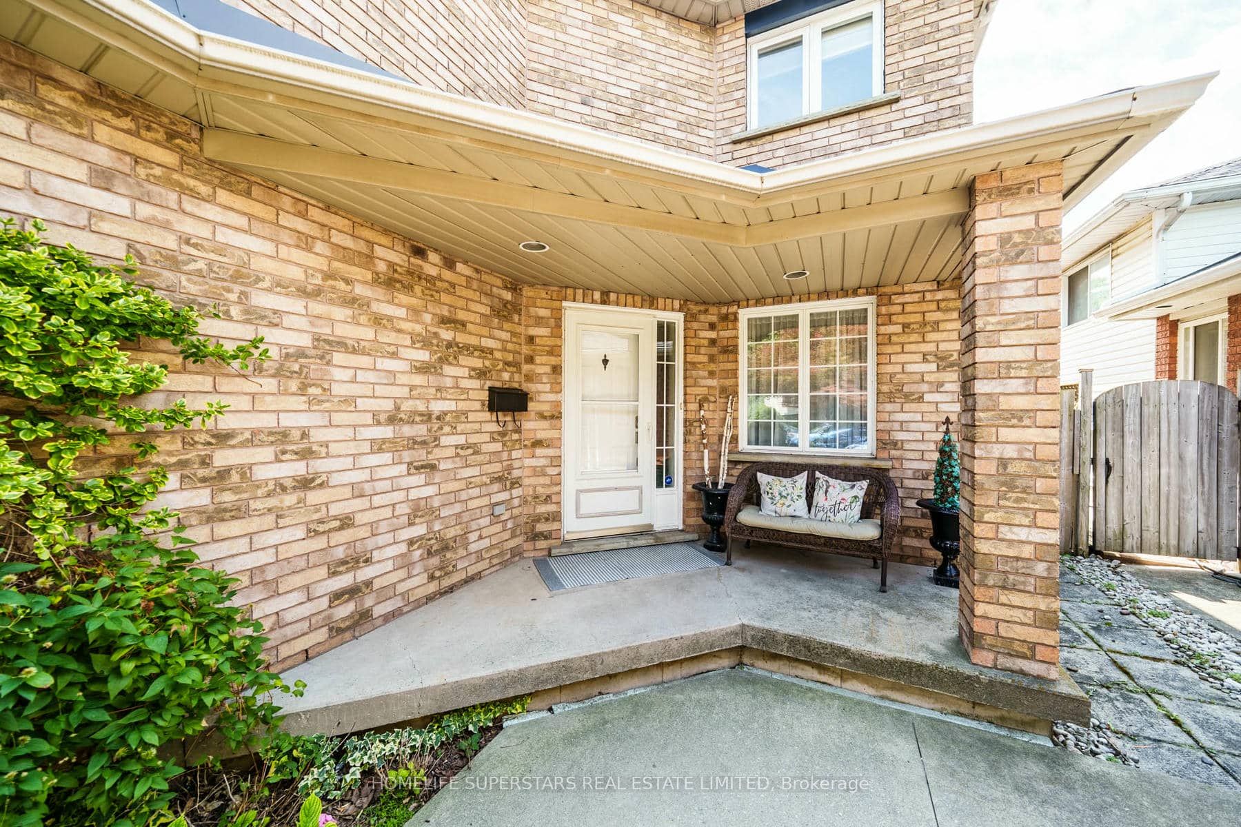 61 Lawnhurst Drive