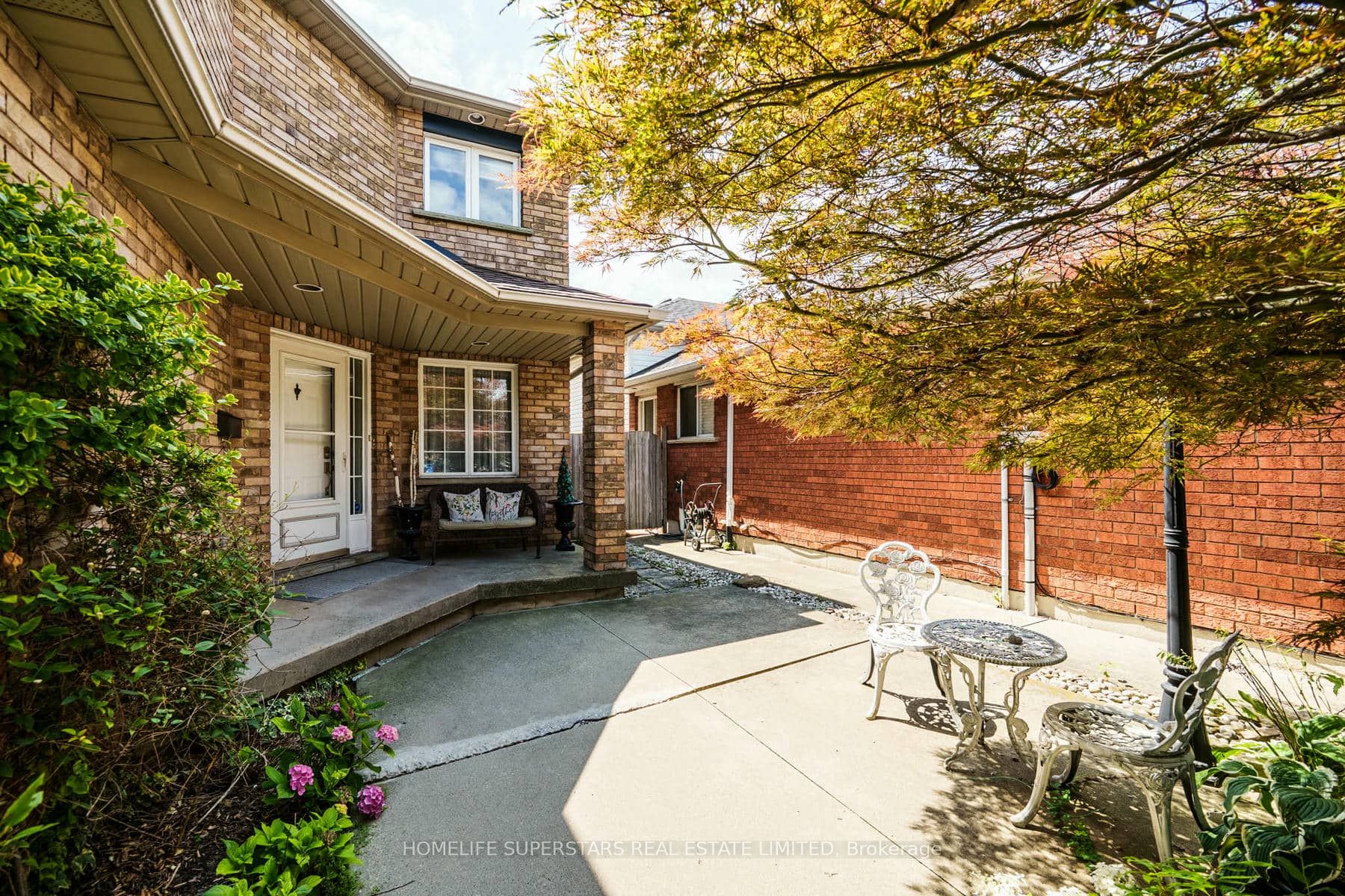 61 Lawnhurst Drive