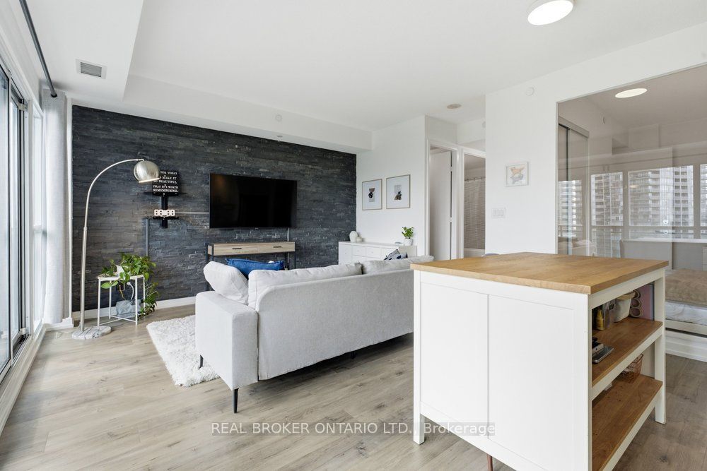 165 Legion Road 825