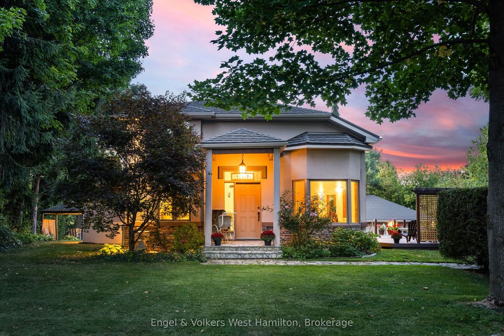 Photo of 94 8 Highway, Hamilton, ON L9H 4V5 (MLS # X13129984)
