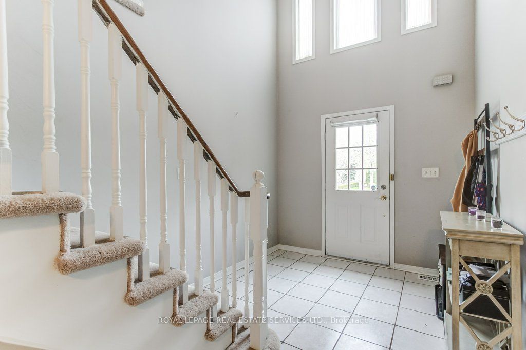 331 Ravineview Way