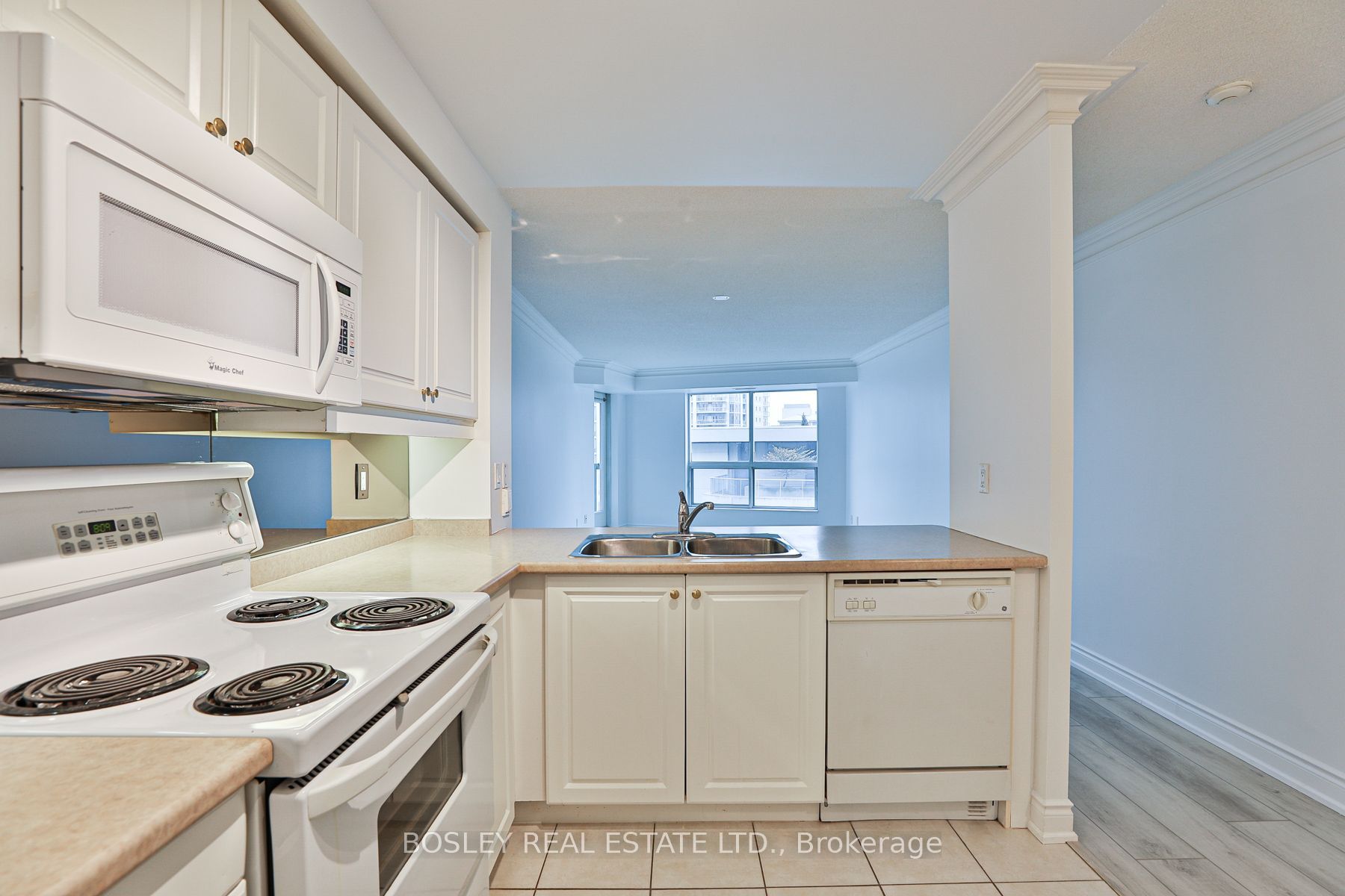 2111 Lake Shore Boulevard W 1512