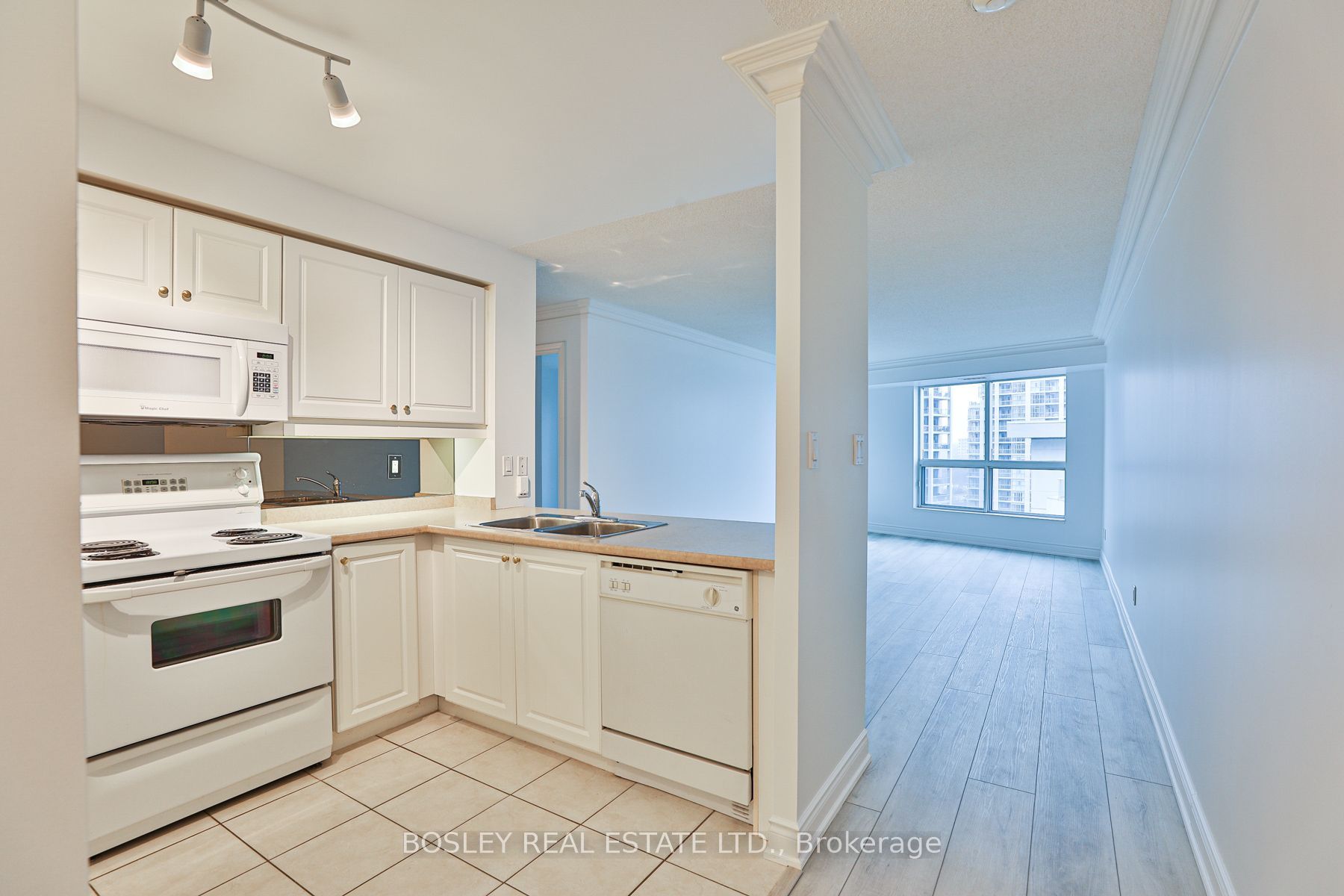 2111 Lake Shore Boulevard W 1512