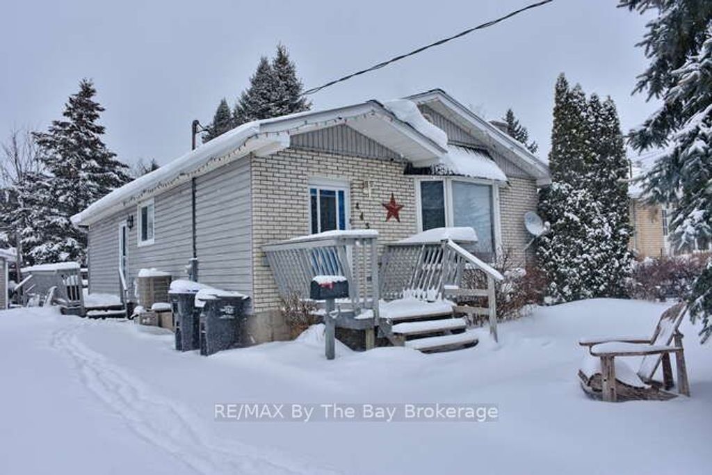 Photo of 445 Fifth Street, Collingwood, ON L9Y 1Y4 (MLS # S12734768)