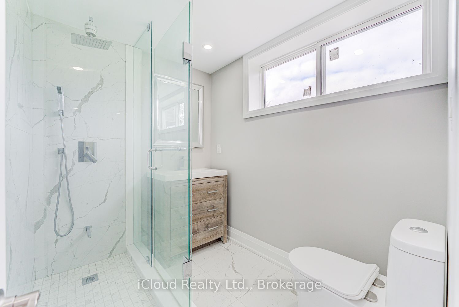 22 Decarie Circle