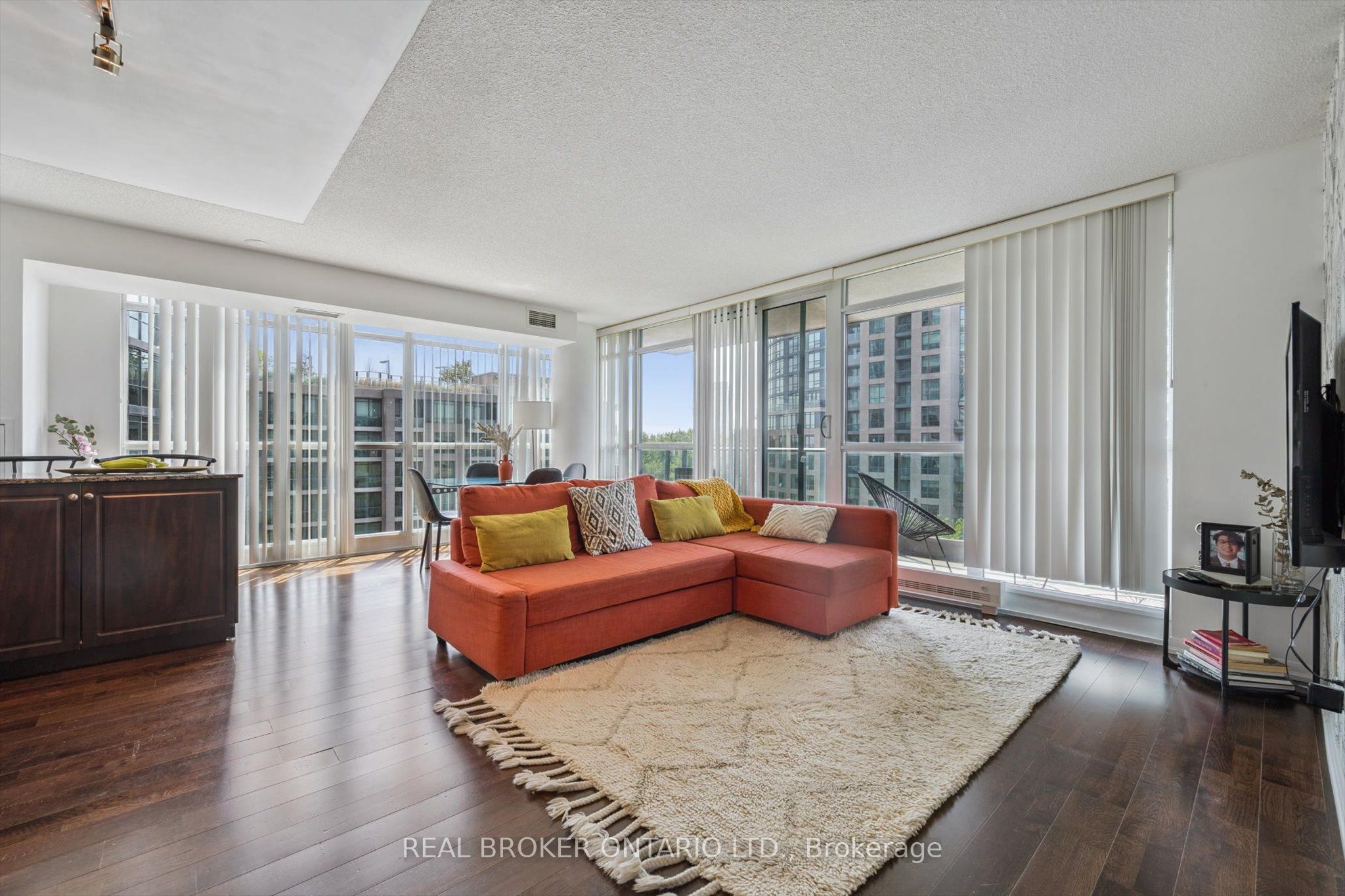 209 Fort York Boulevard 683