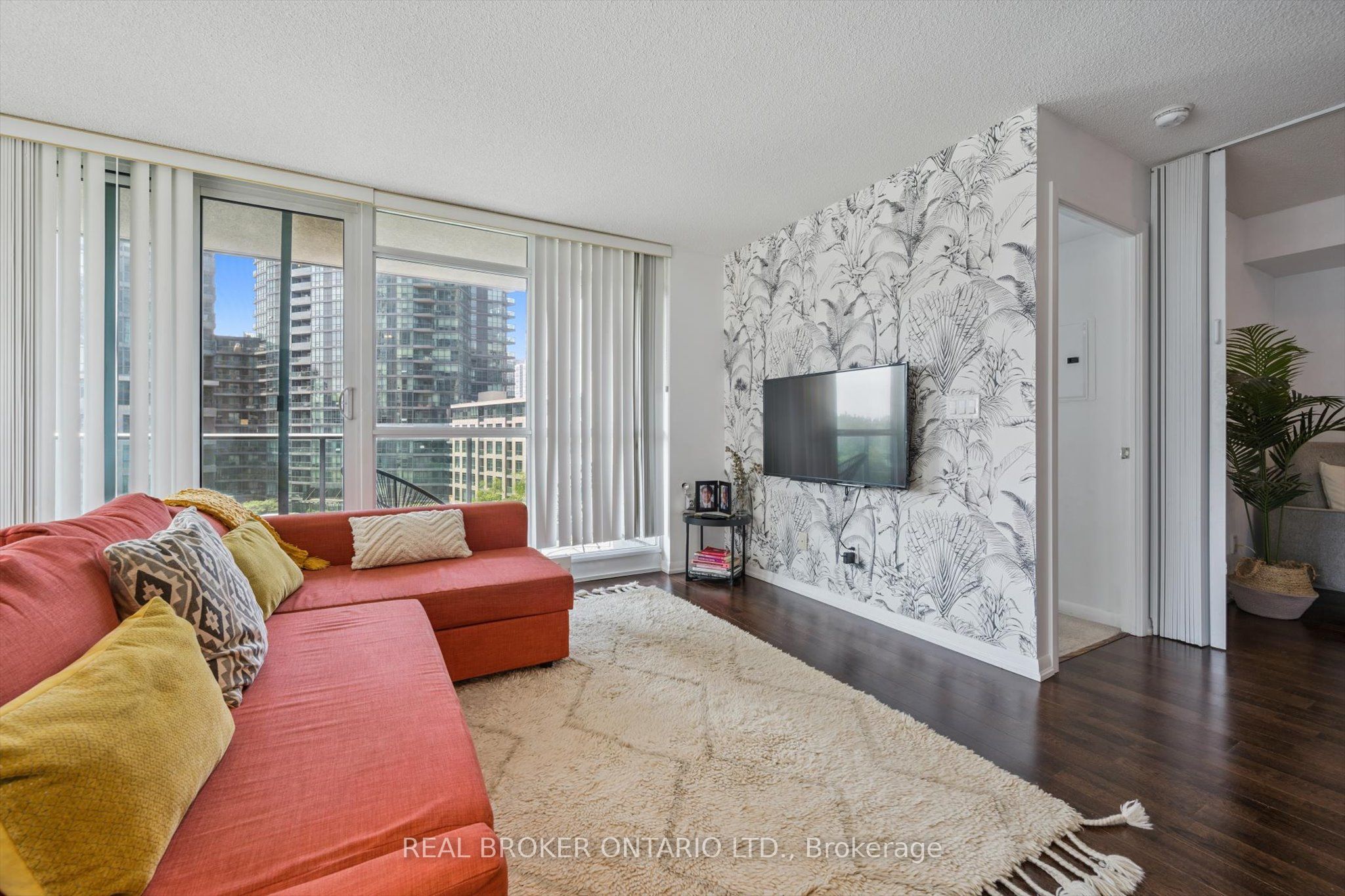 209 Fort York Boulevard 683