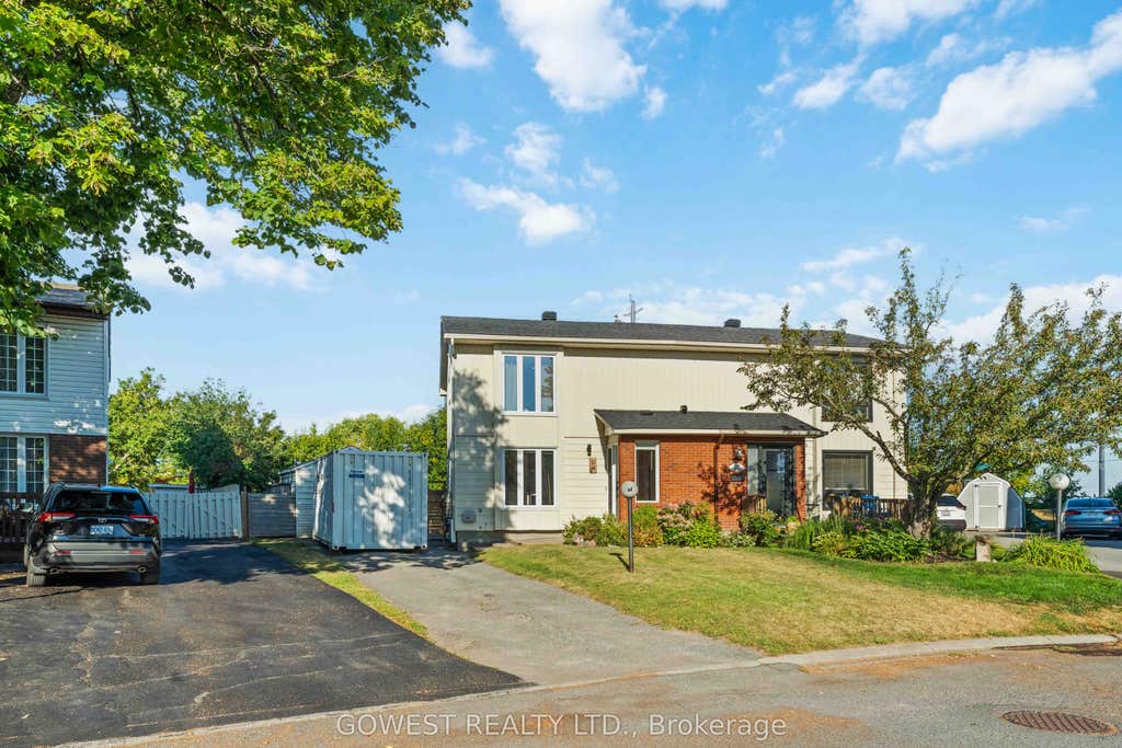 Photo of 94 Fieldgate Drive, Barrhaven, ON K2J 1T9 (MLS # X13679000)