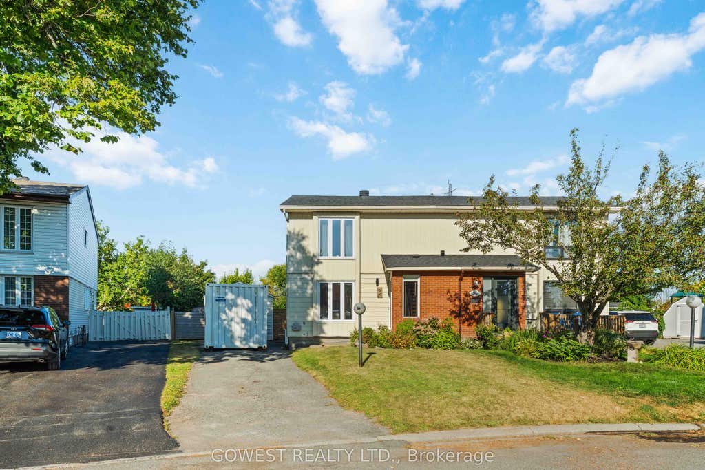 Photo of 94 Fieldgate Drive, Barrhaven, ON K2J 1T9 (MLS # X13679000)