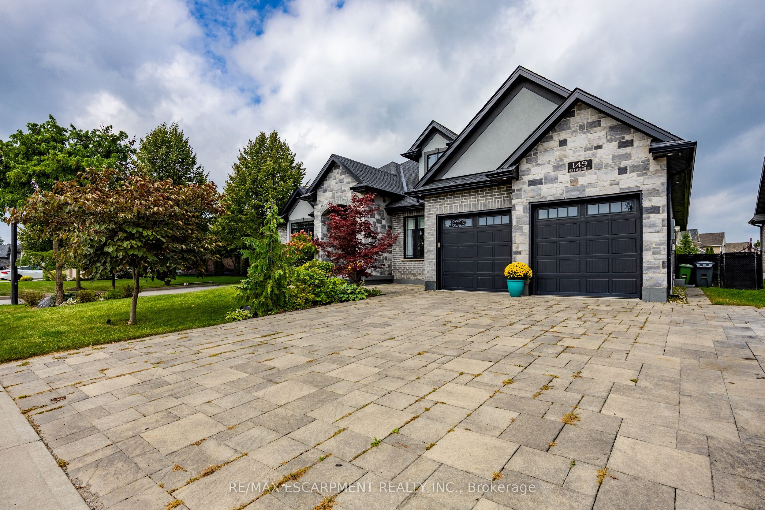 149 New Lakeshore Road