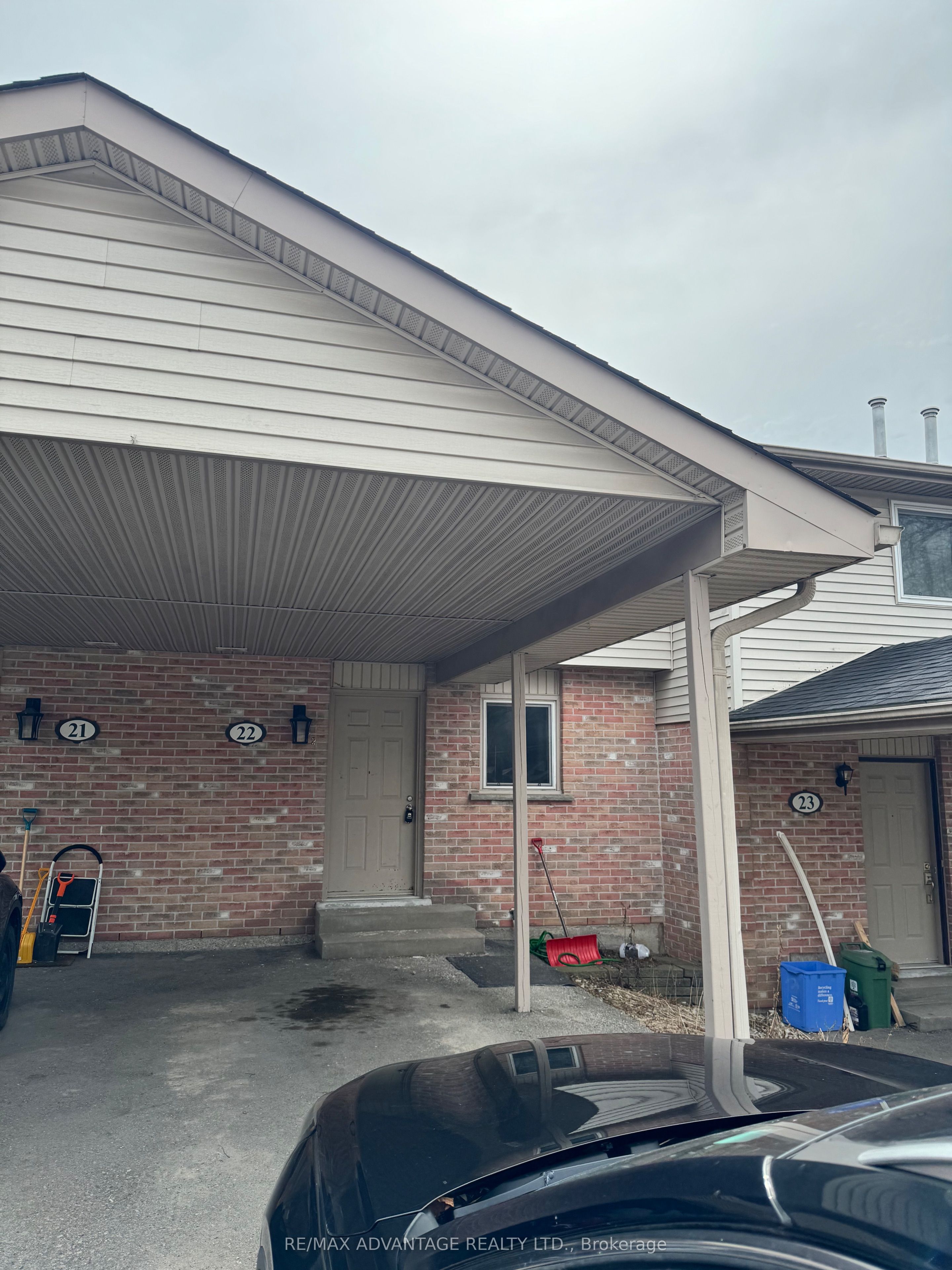 Photo 1 of 10 — 151 Bonaventure Drive N 22, London East, ON N5V 4M1
