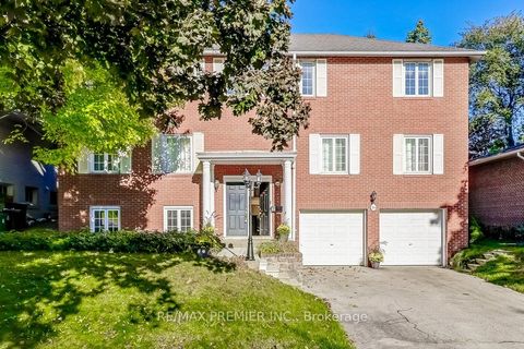 16 Woodvalley Drive Toronto ON M9A 4H1