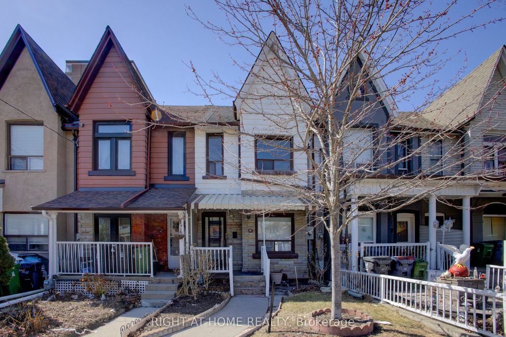 Photo of 82 E Uxbridge Avenue E, Toronto, ON M6N 2Y2 (MLS # W12347814)
