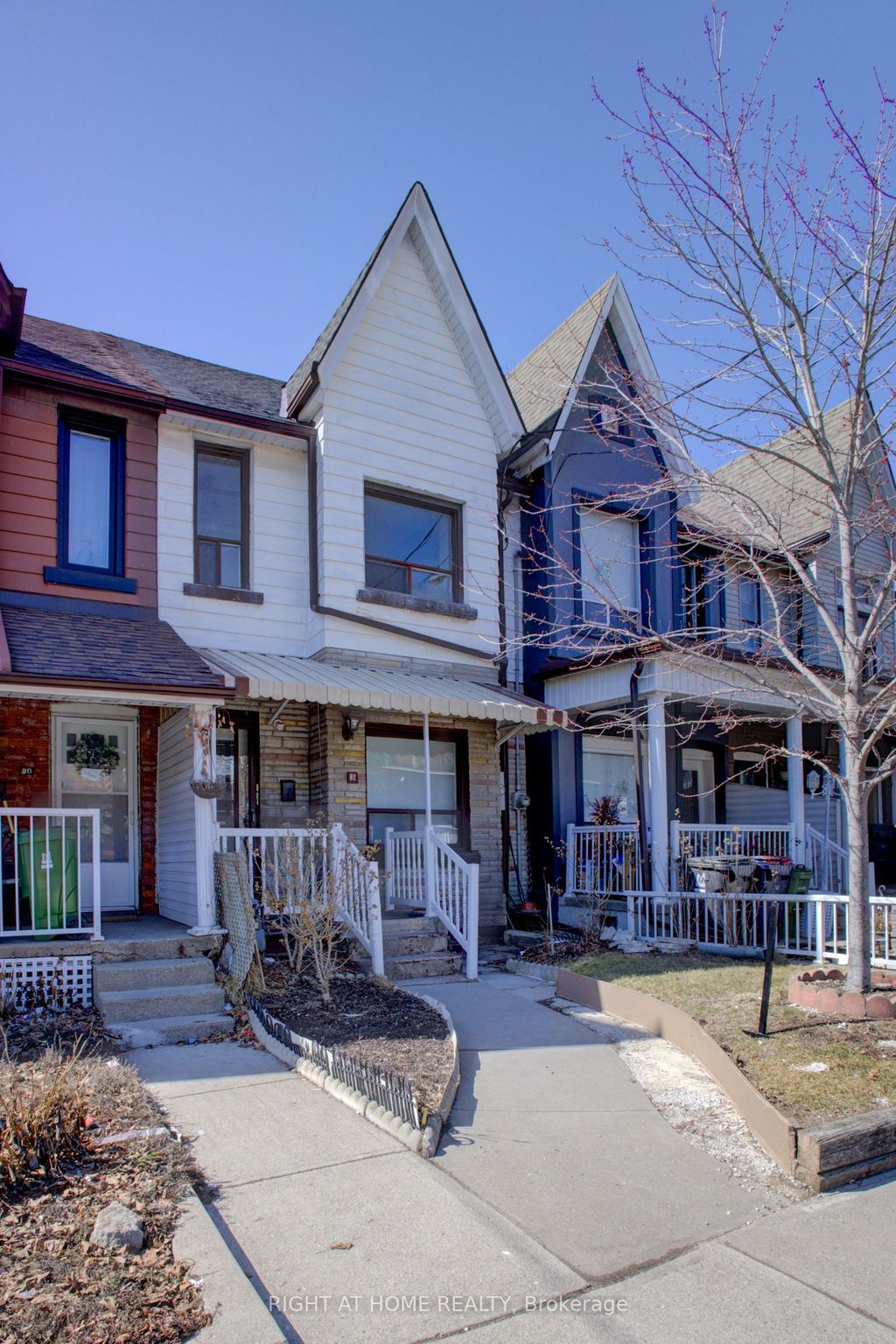 Photo of 82 E Uxbridge Avenue E, Toronto, ON M6N 2Y2 (MLS # W12347814)