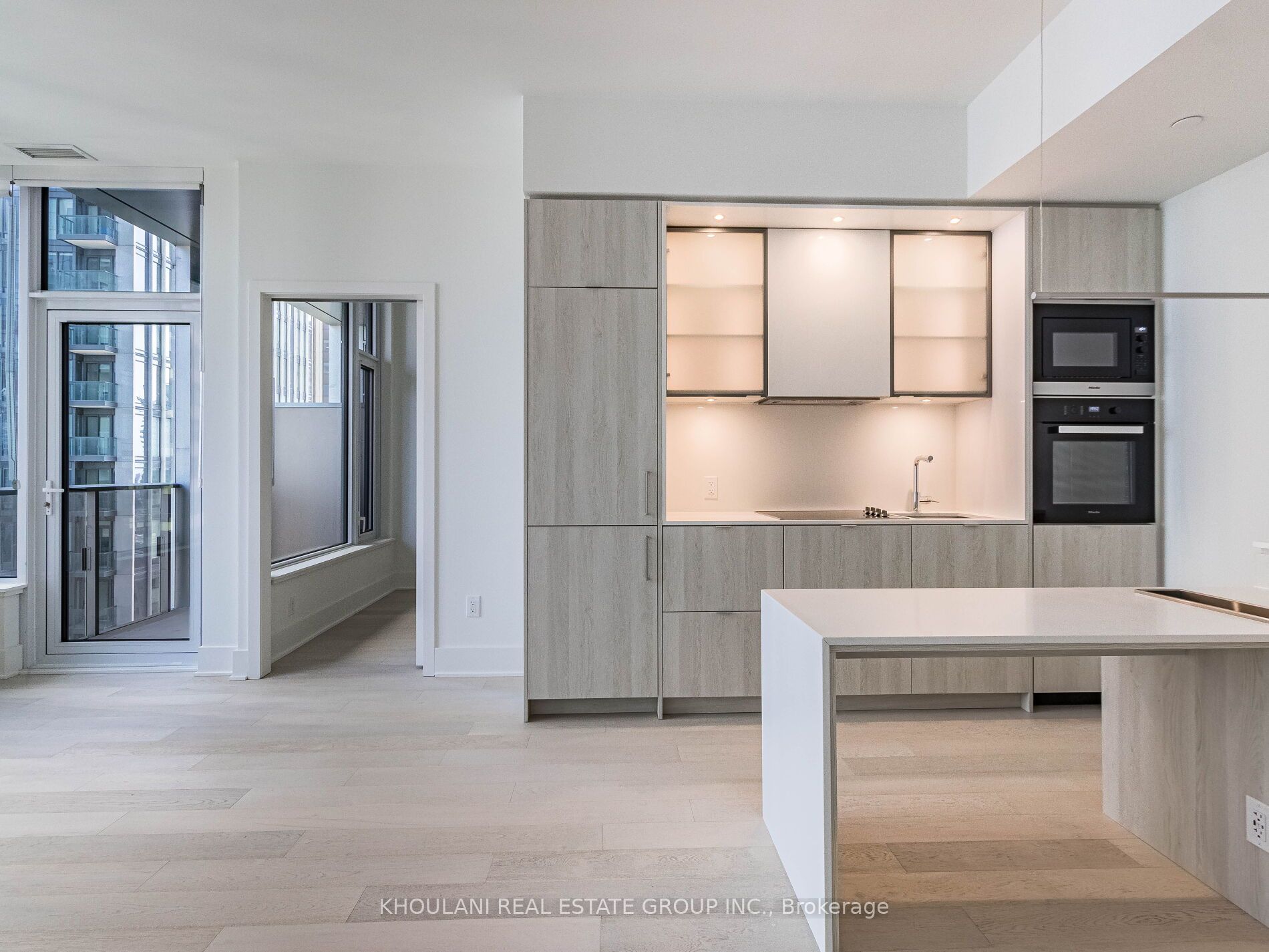 11 Yorkville Avenue 2806