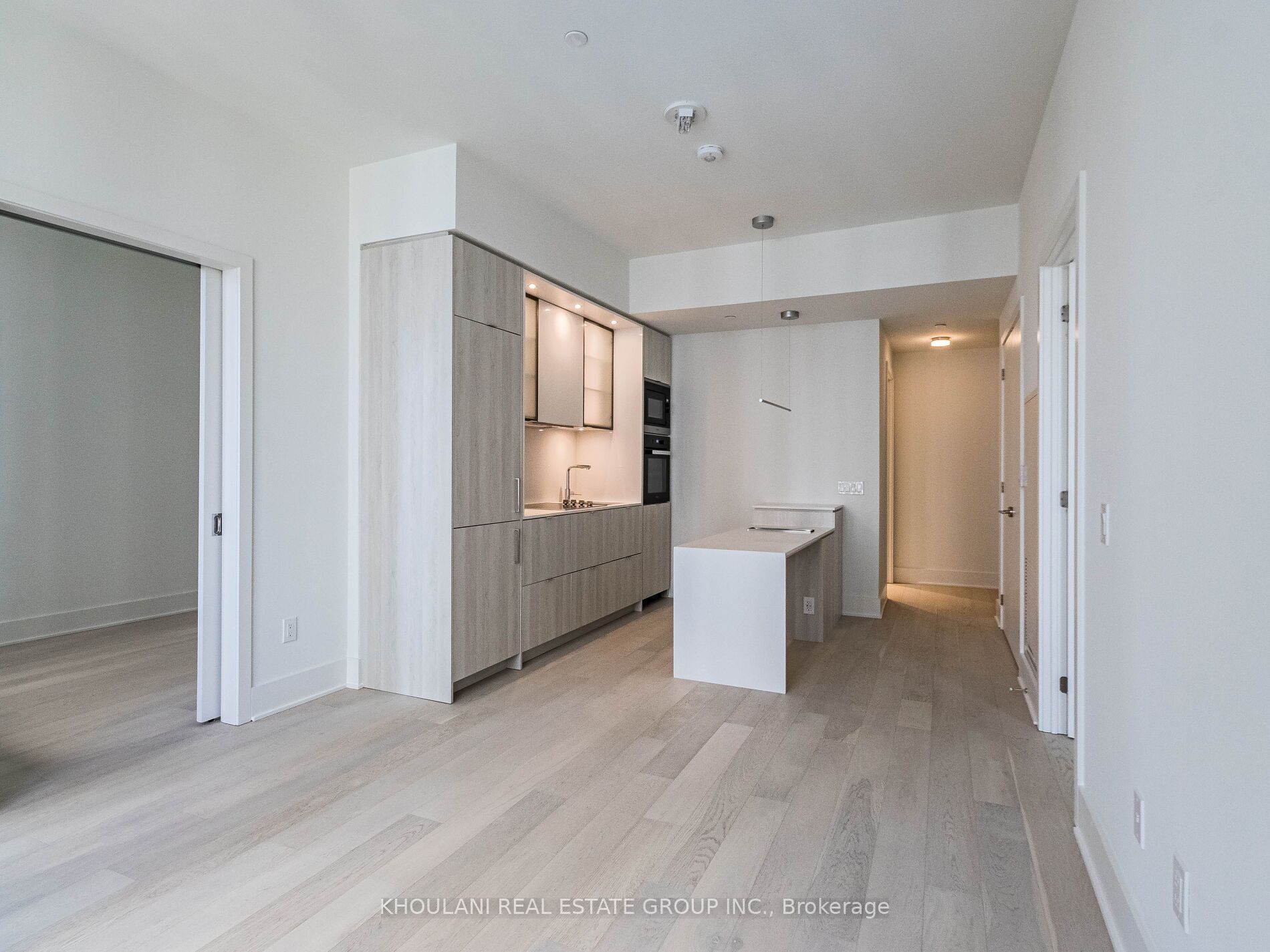 11 Yorkville Avenue 2806