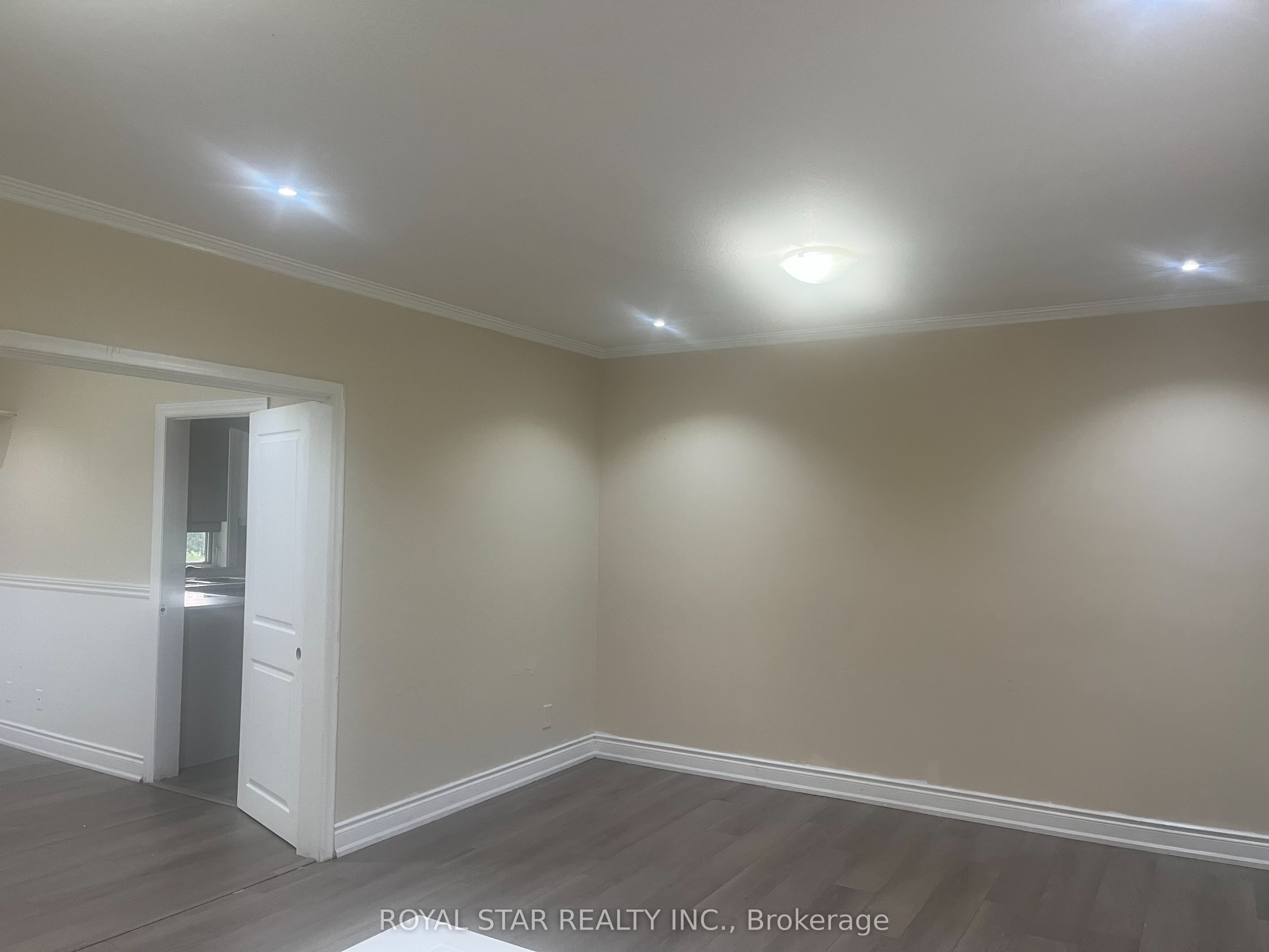9210 Mississauga Road Main