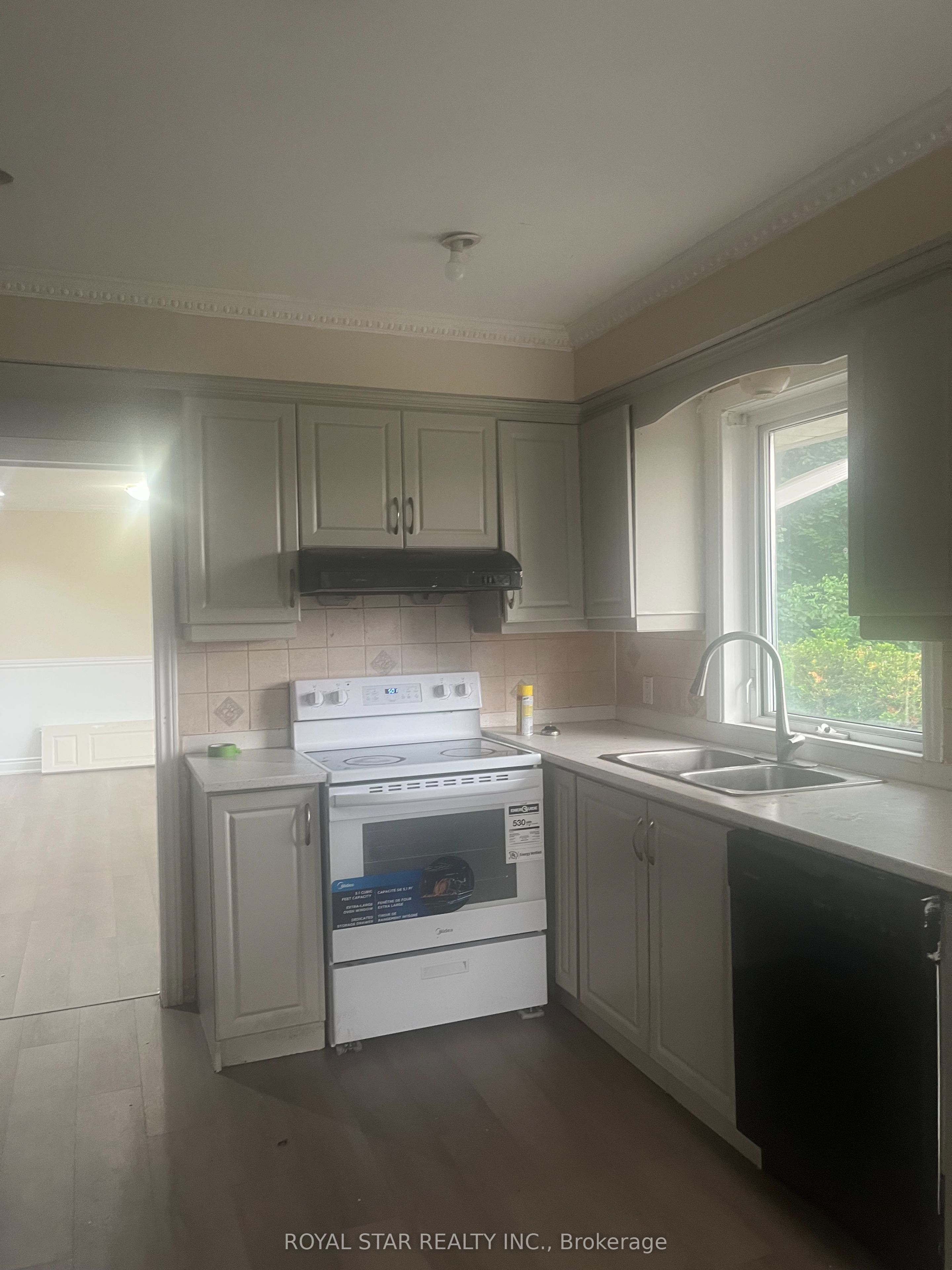 9210 Mississauga Road Main