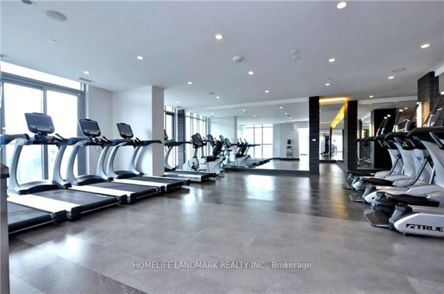 9471 Yonge Street 745