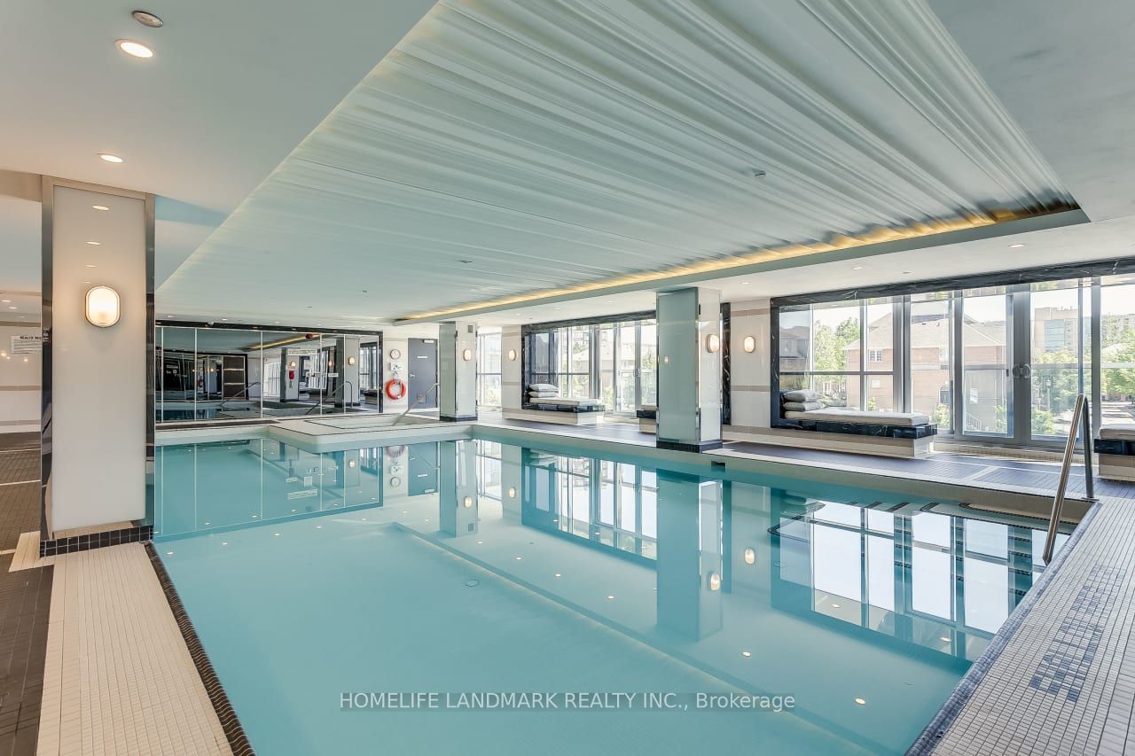9471 Yonge Street 745
