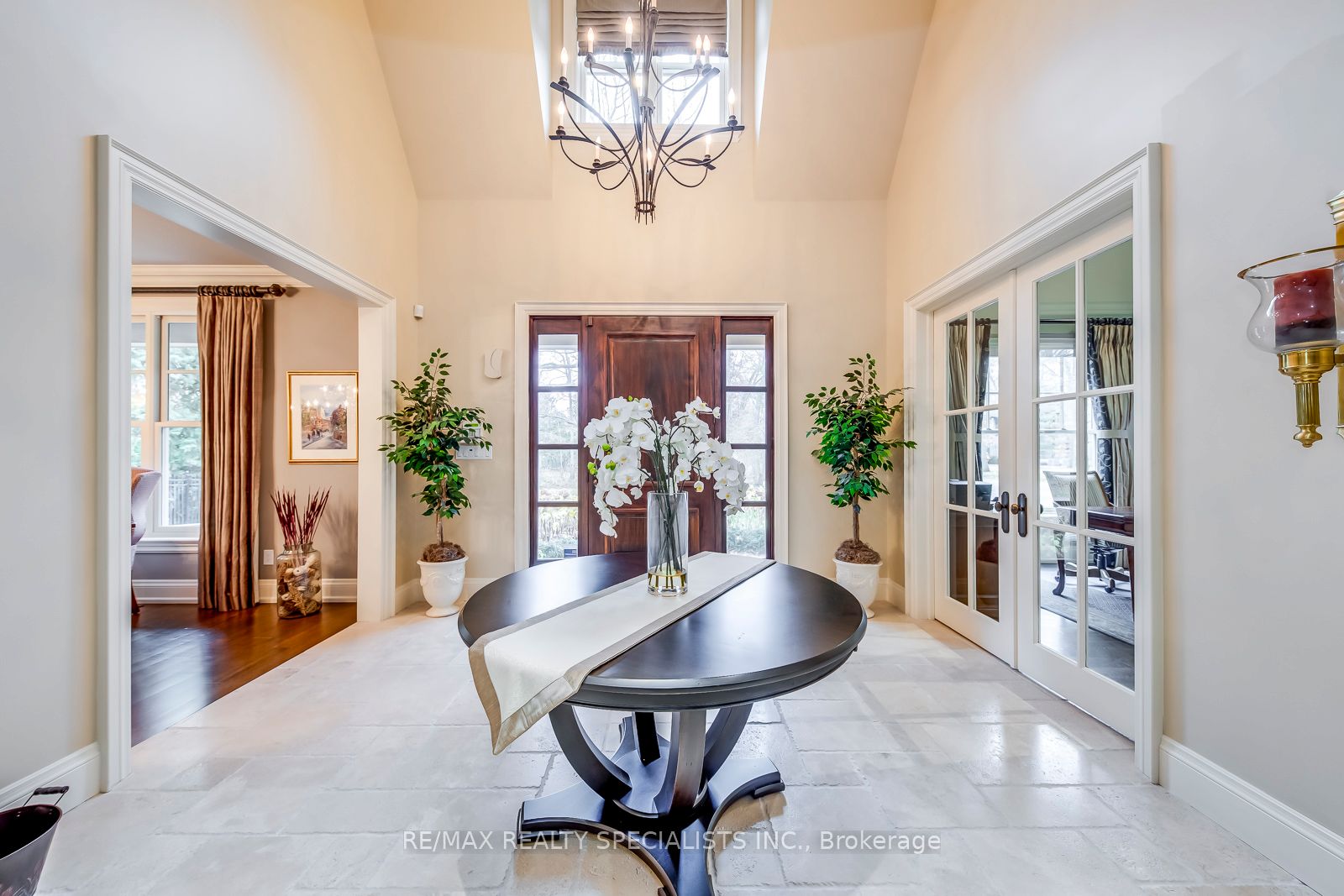 1199 Whiteoaks Avenue